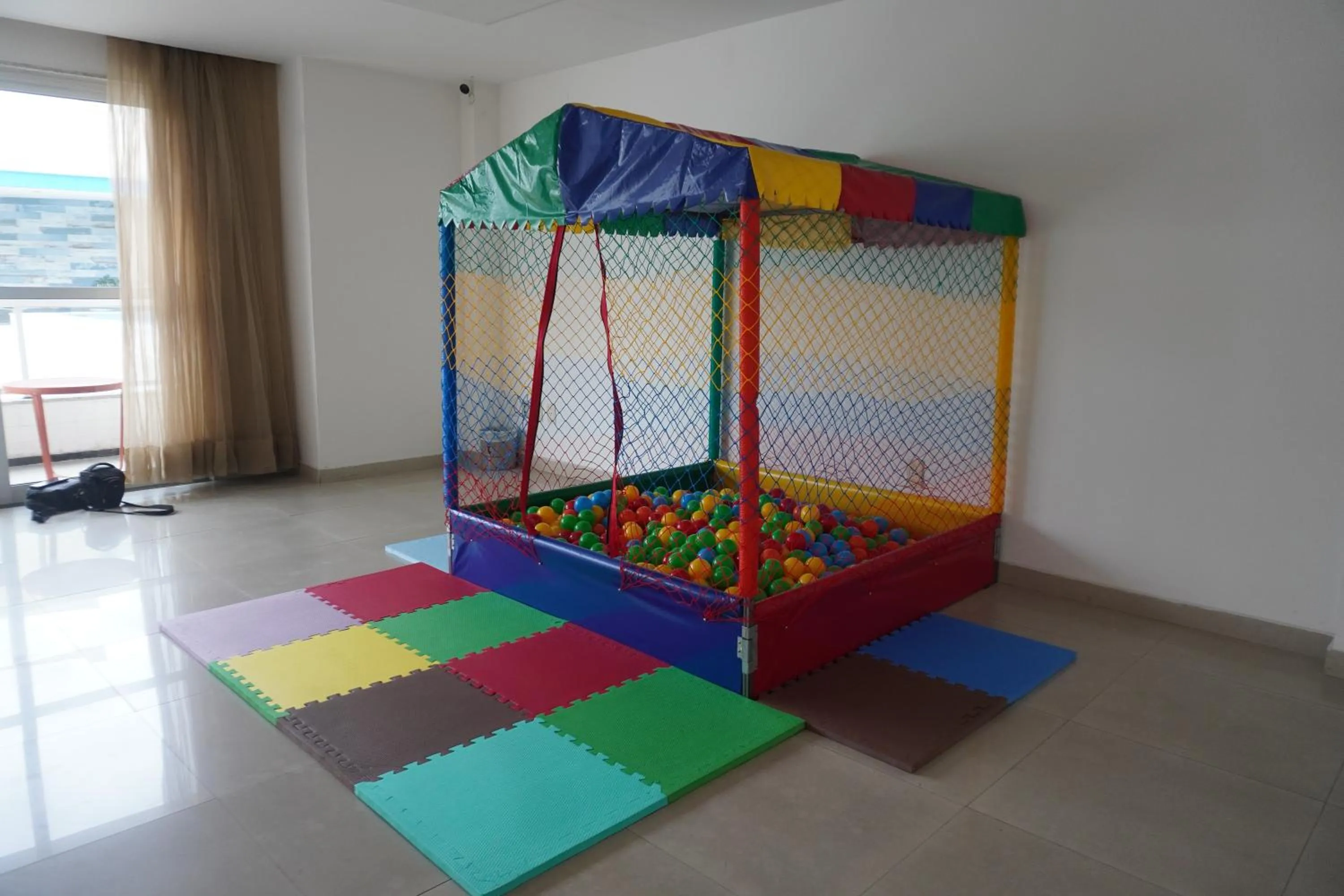 Game Room in Royalty Barra Hotel