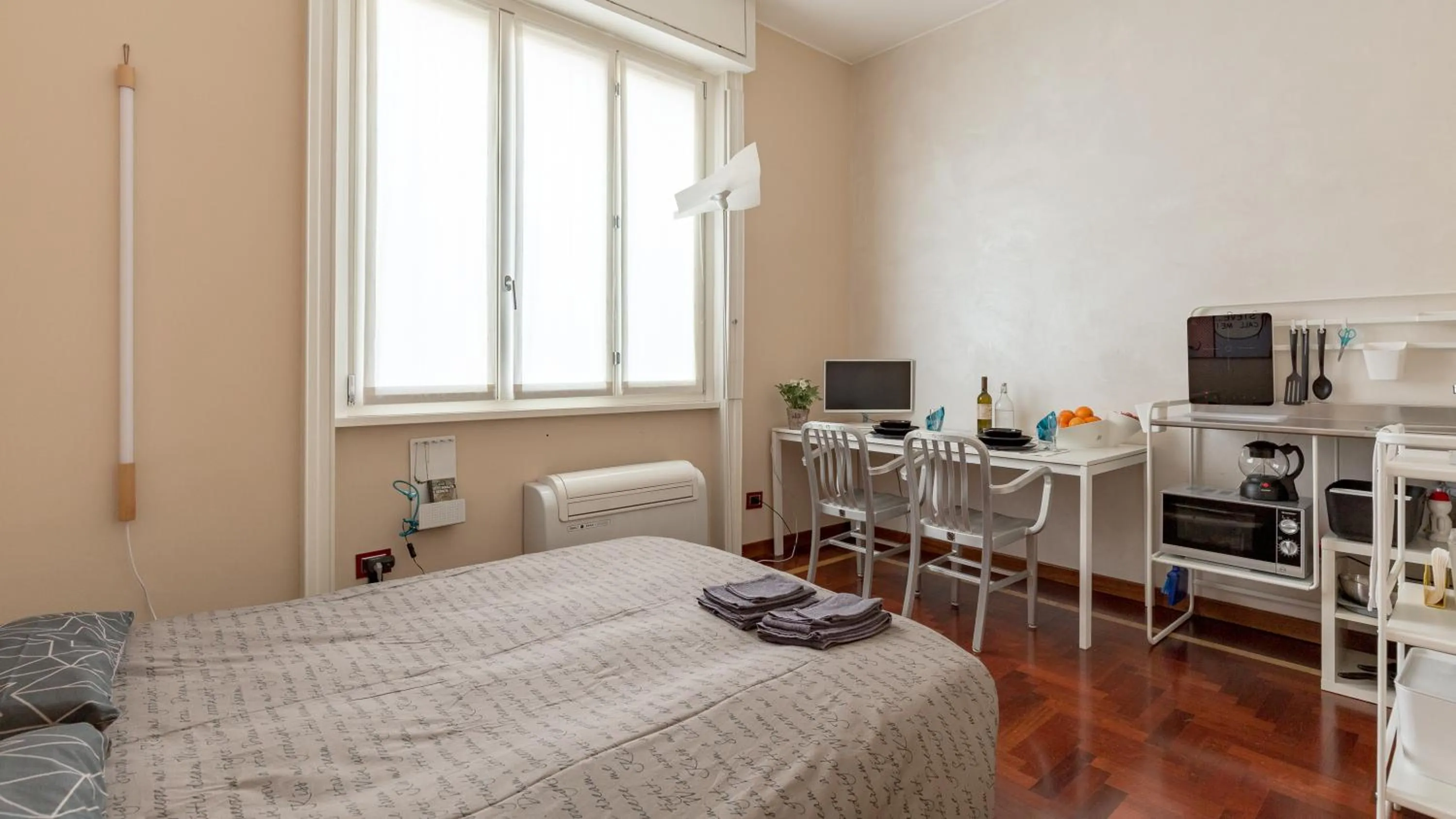 Photo of the whole room, Bed in Pied à Terre Sant'Agostino