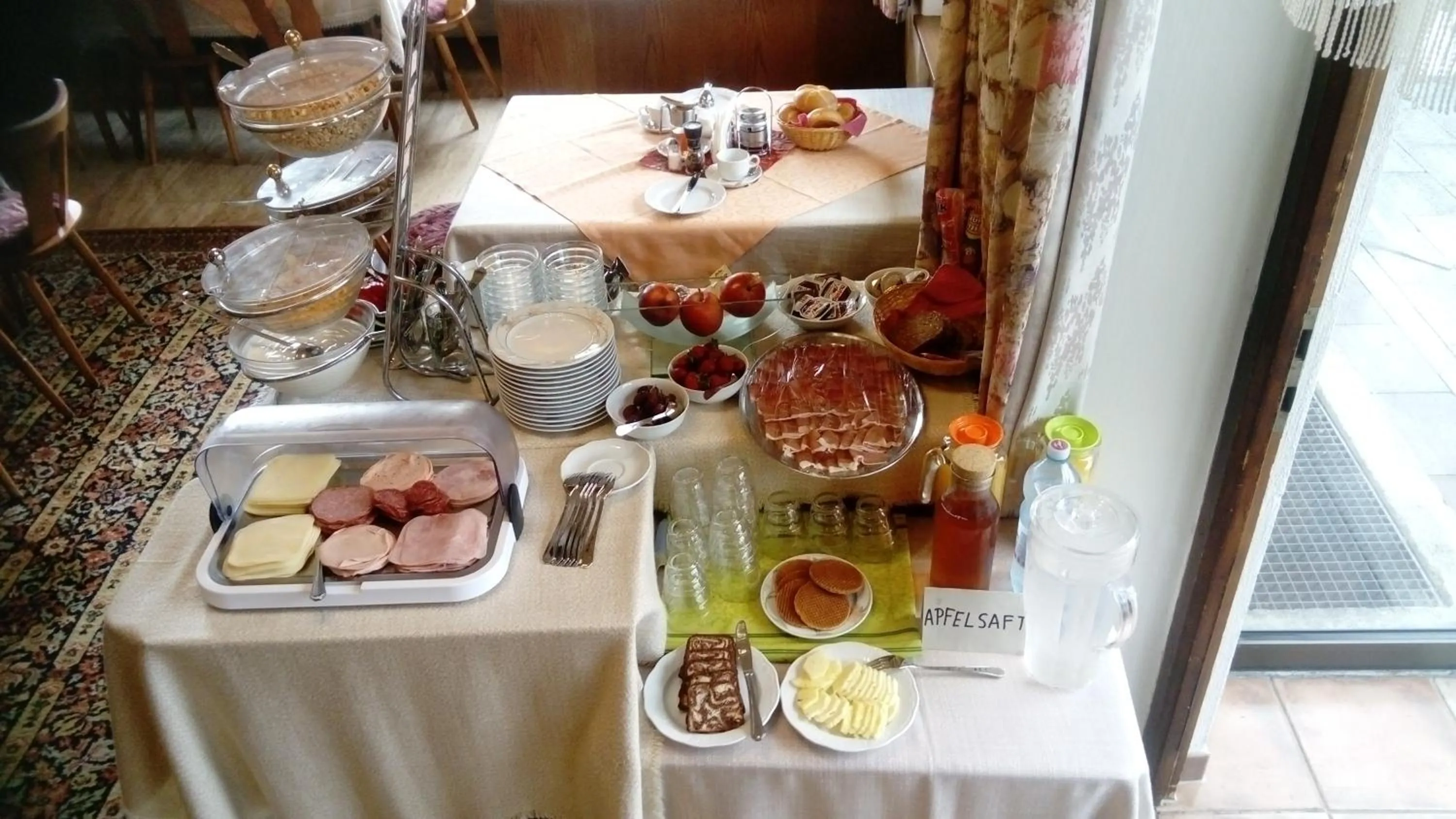 Continental breakfast in Gästehaus Loithaler