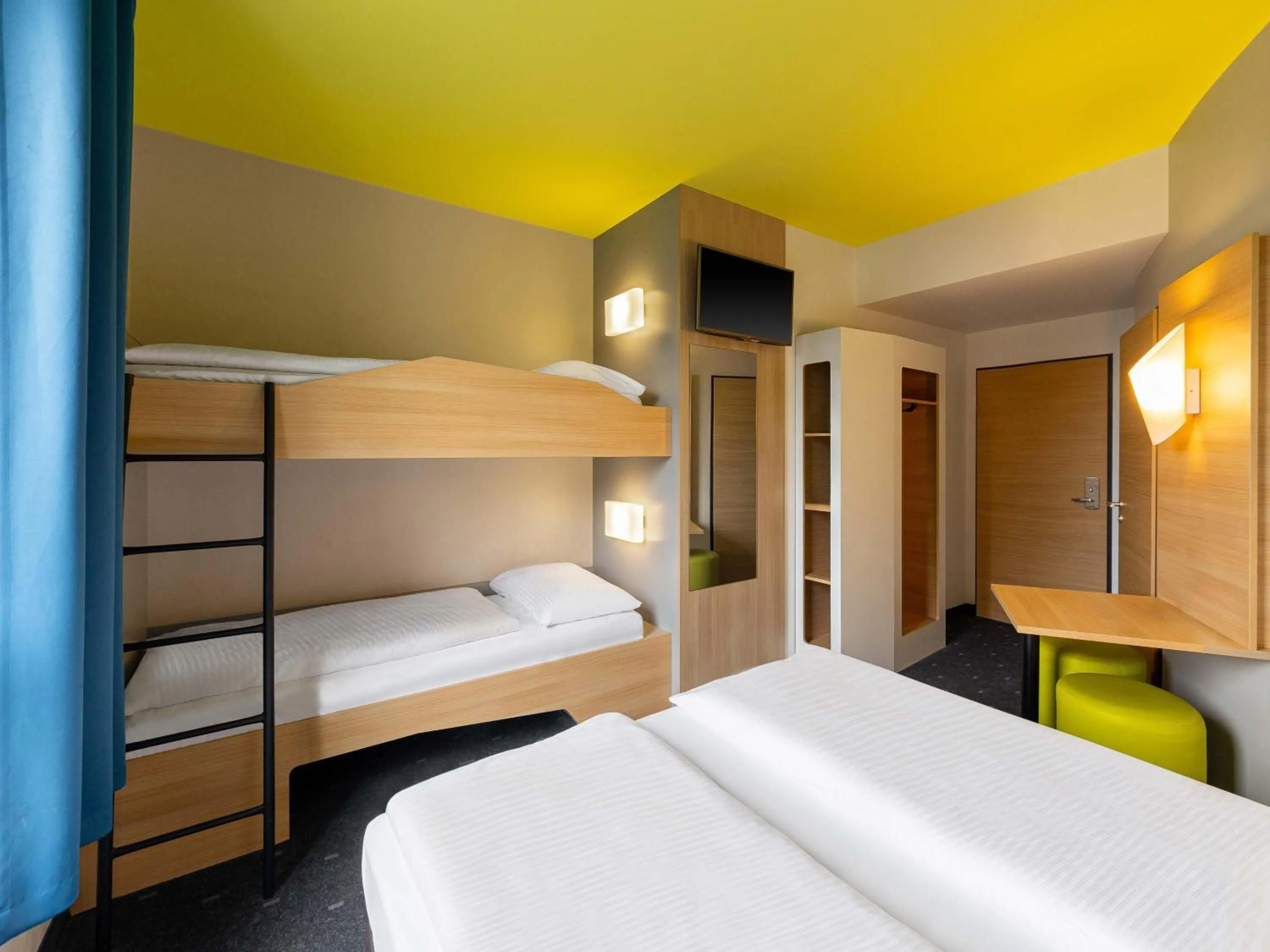 Photo of the whole room, Bed in B&B Hotel Mülheim an der Ruhr