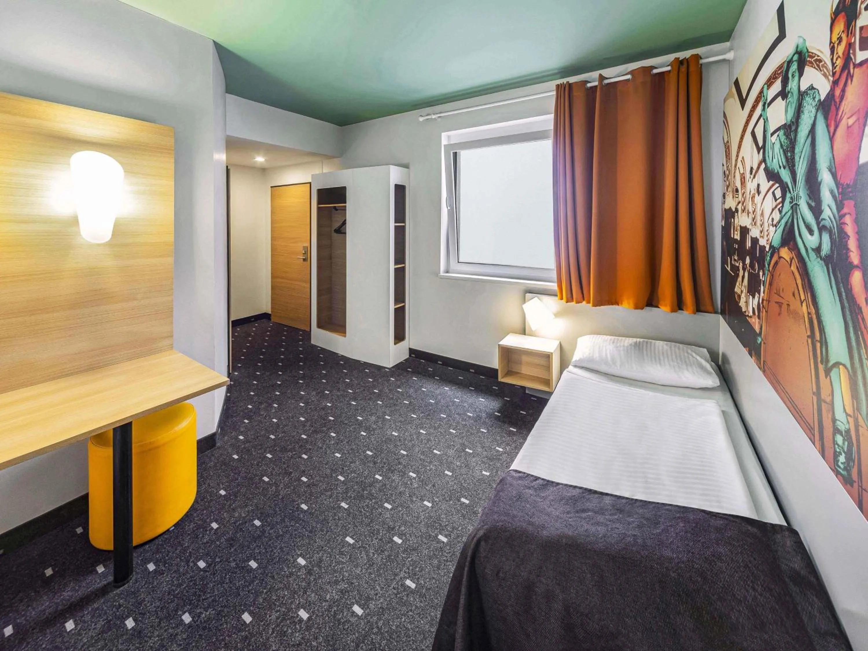 Photo of the whole room, Bed in B&B Hotel Leipzig-City