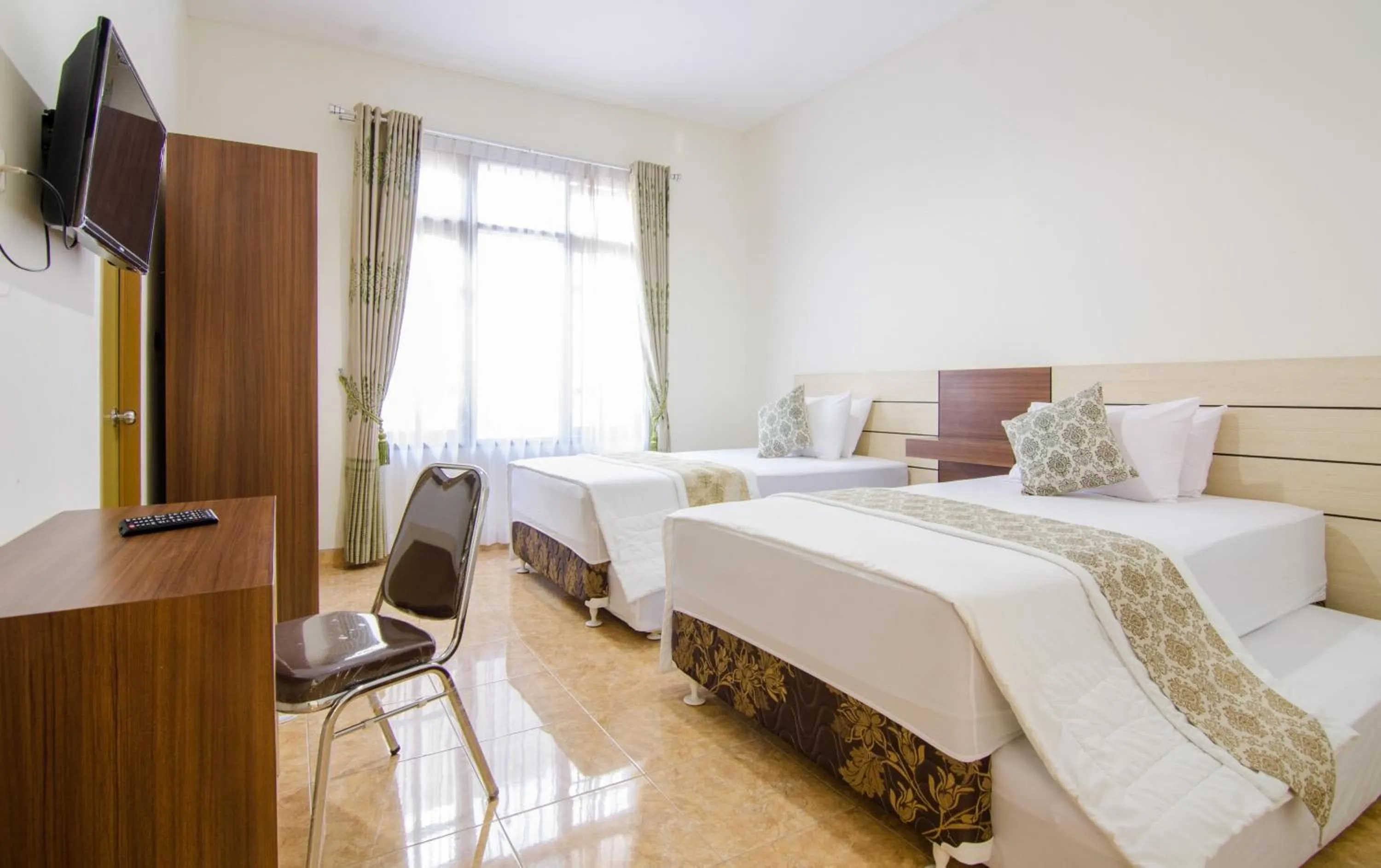 Bedroom, Bed in shakila guest house