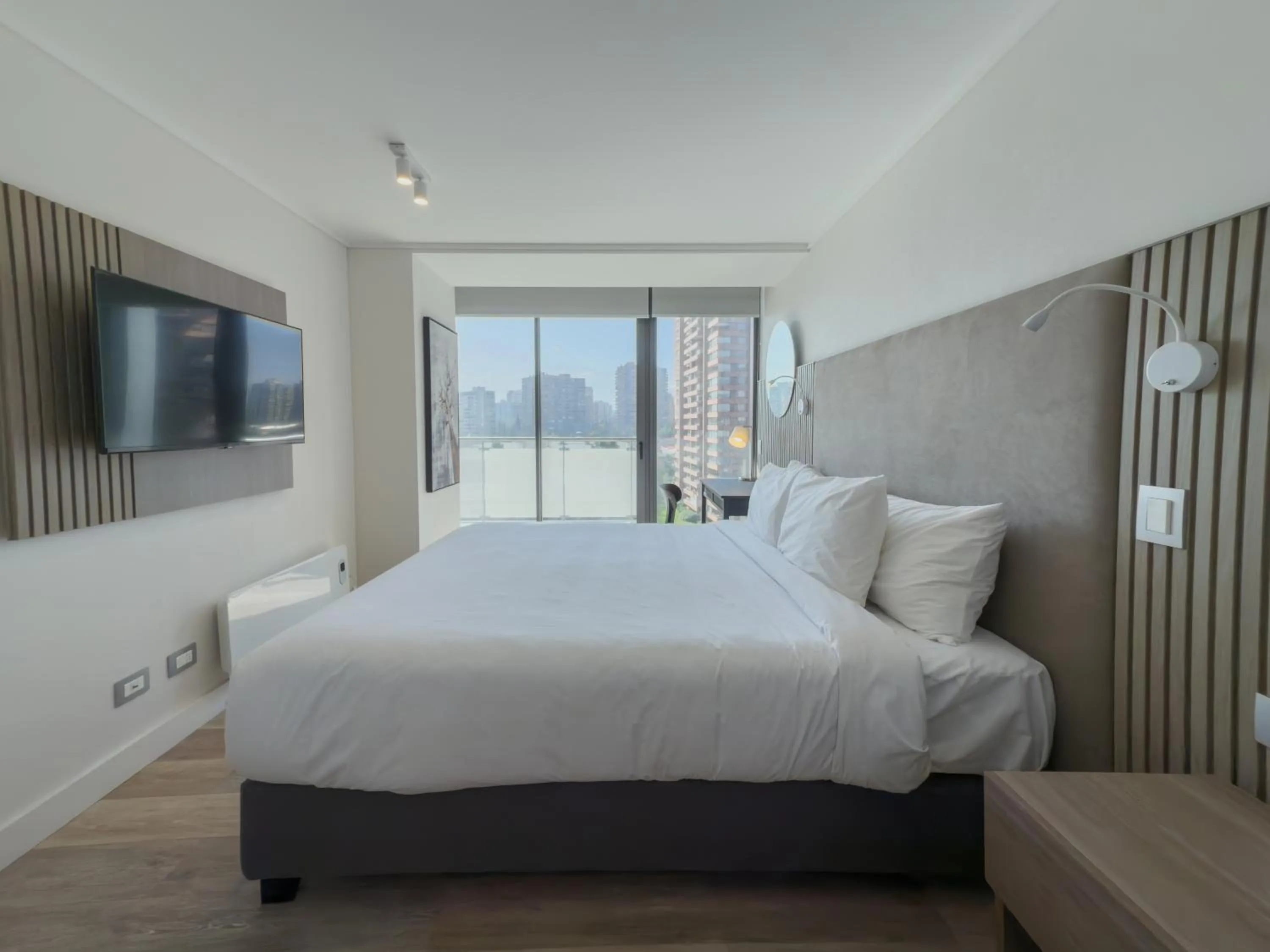 Bedroom, Bed in Spot Suites