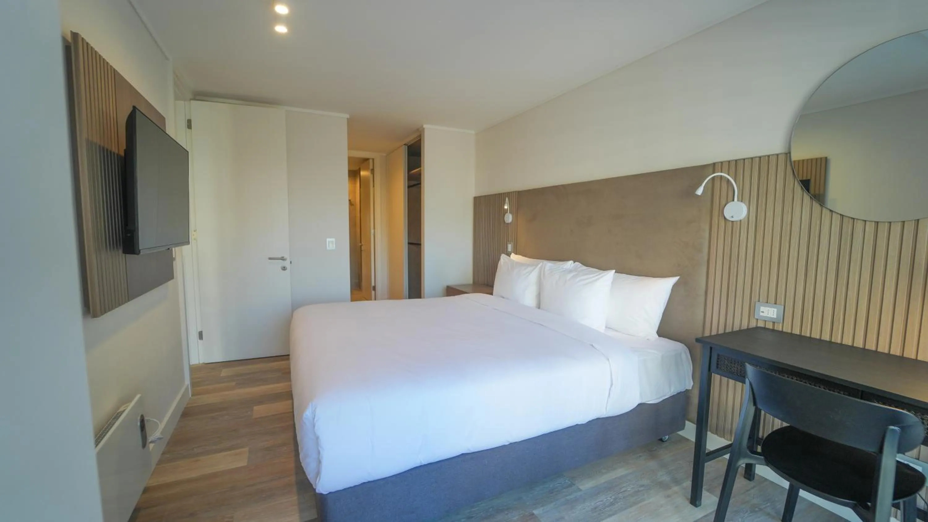 Bedroom, Bed in Spot Suites