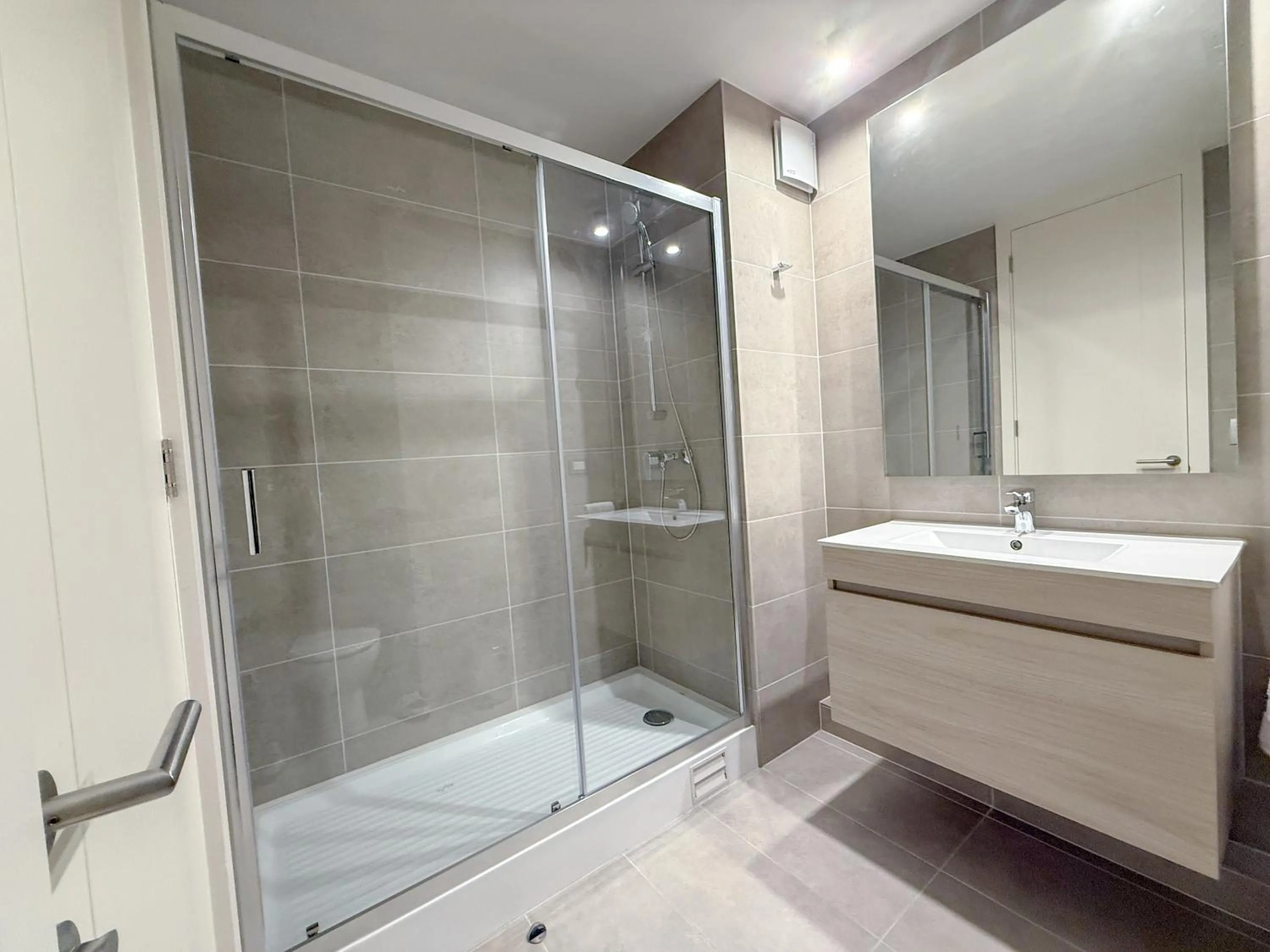 Shower in Spot Suites