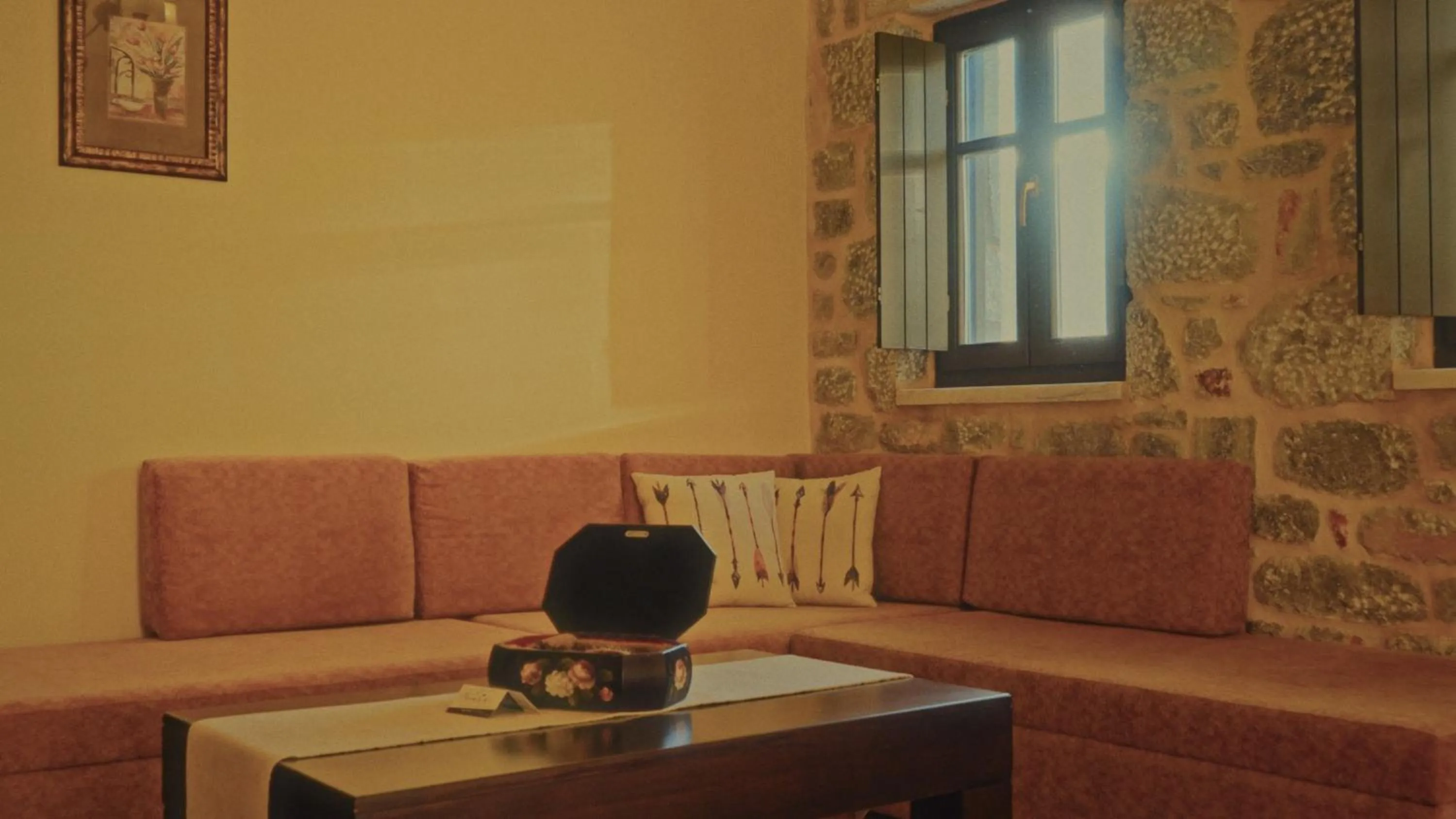 Living room in Onar Mani Suites