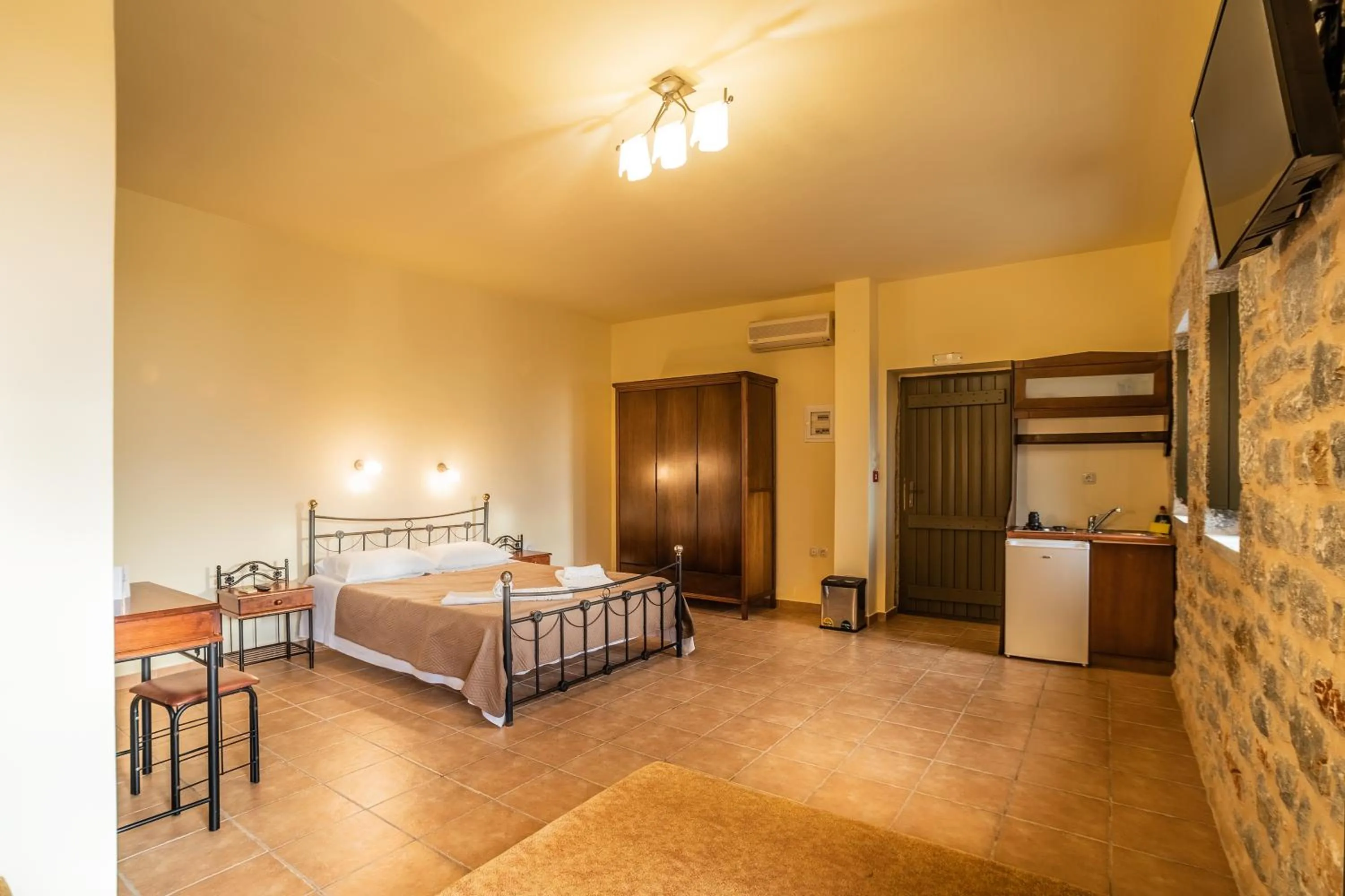 Bed in Onar Mani Suites