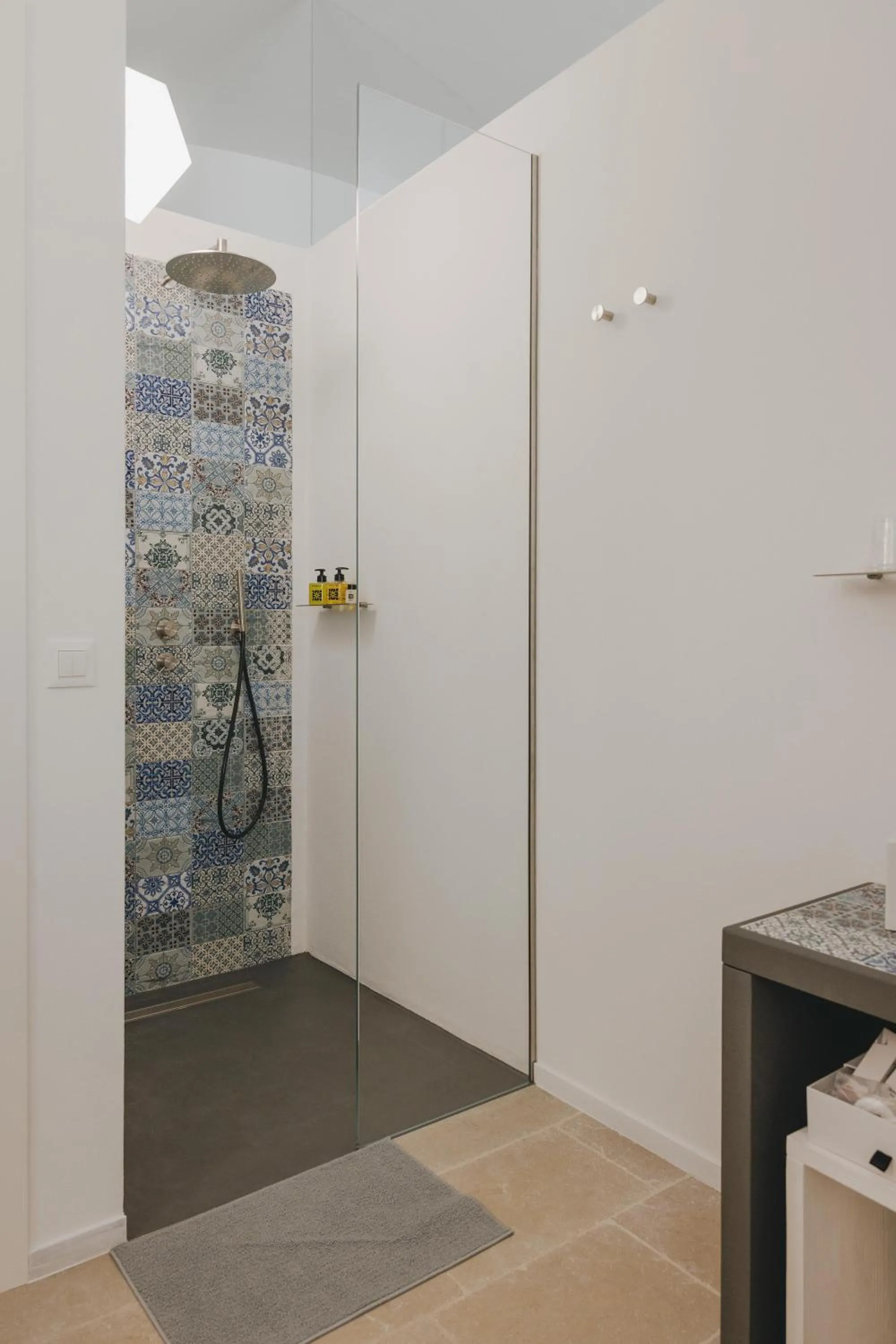 Shower in Santa Maria 24