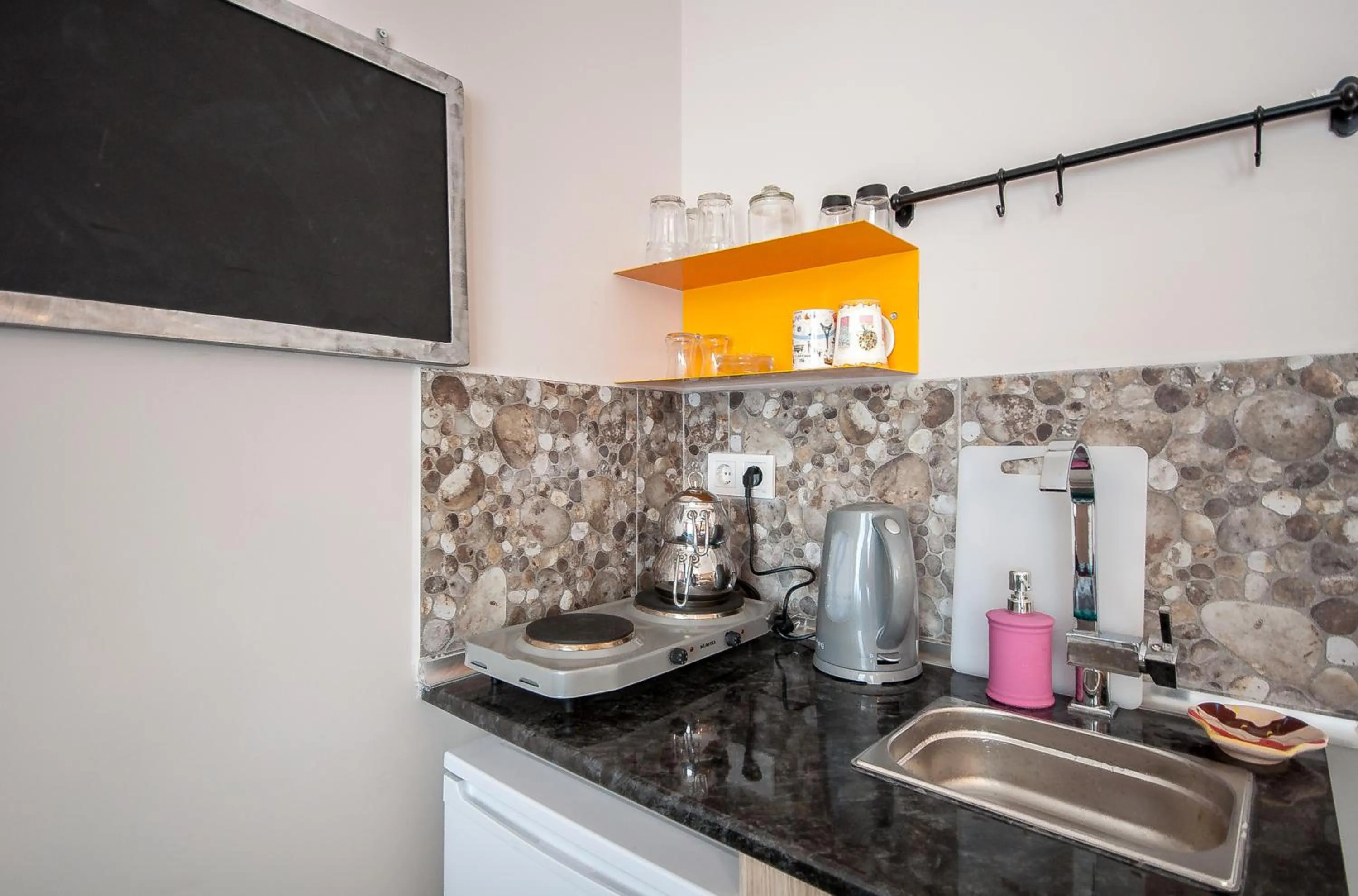 Kitchen or kitchenette in Newway Apartments