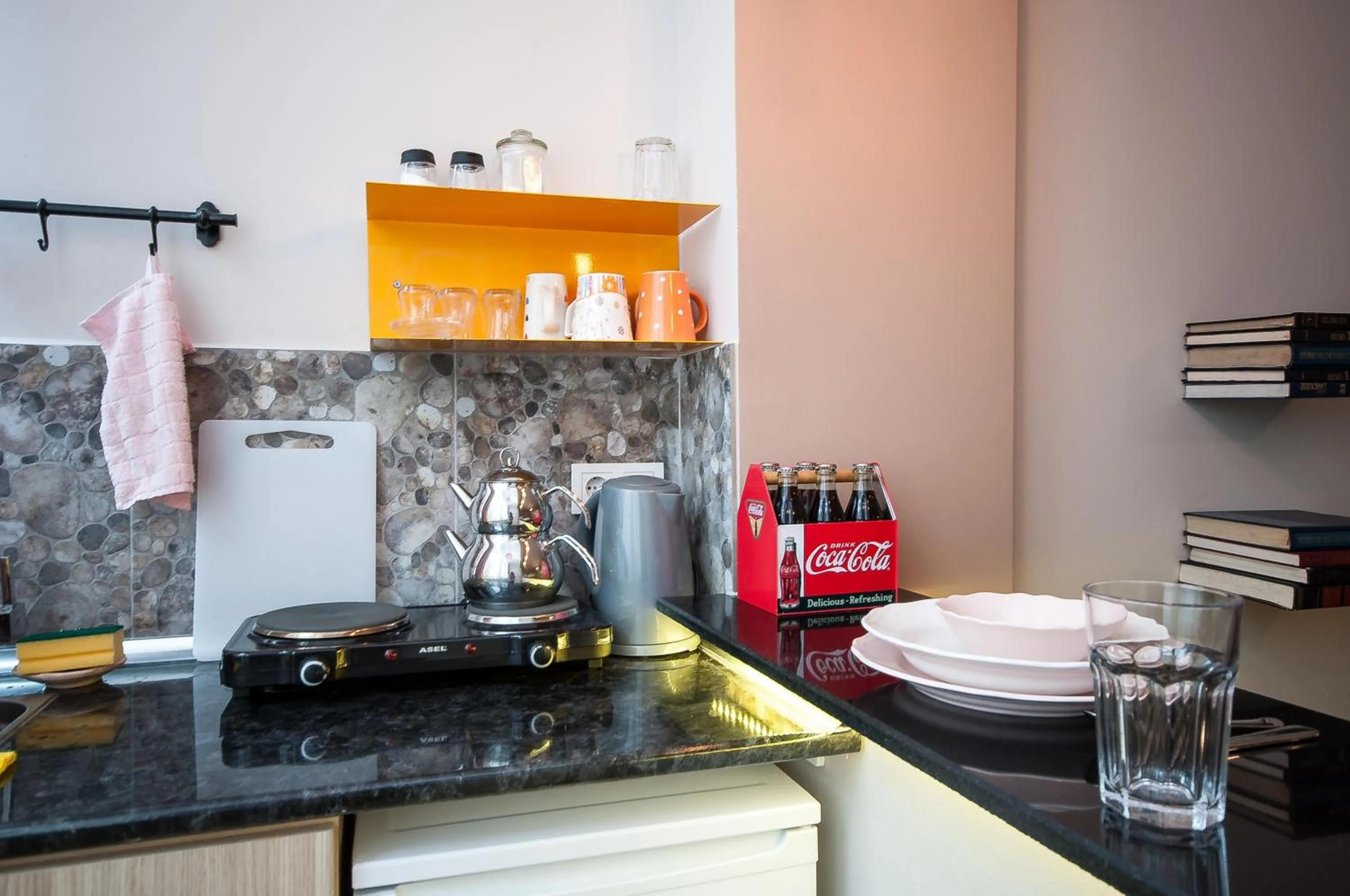 Kitchen or kitchenette in Newway Apartments