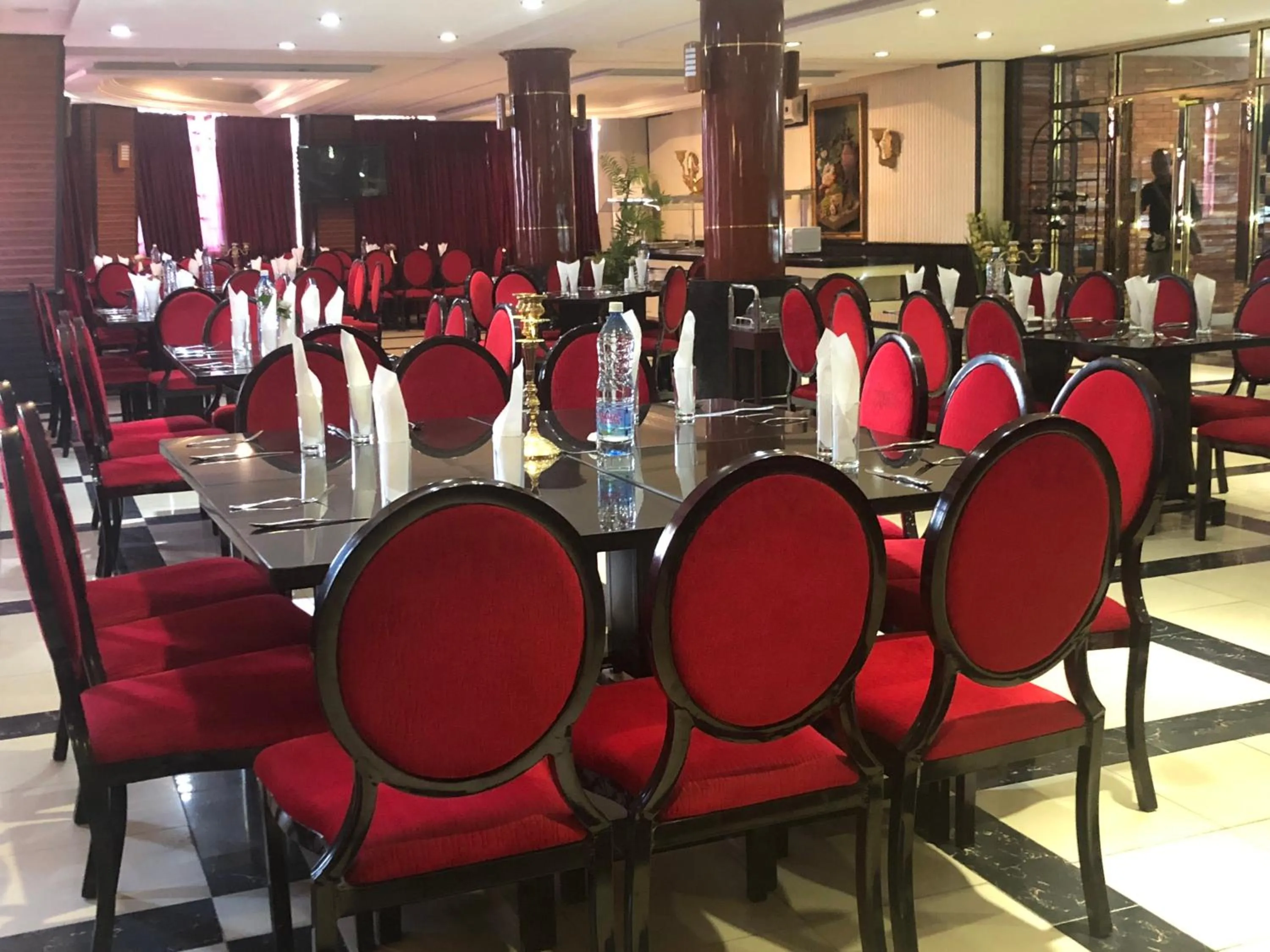 Restaurant/places to eat in Sun Beach Hôtel