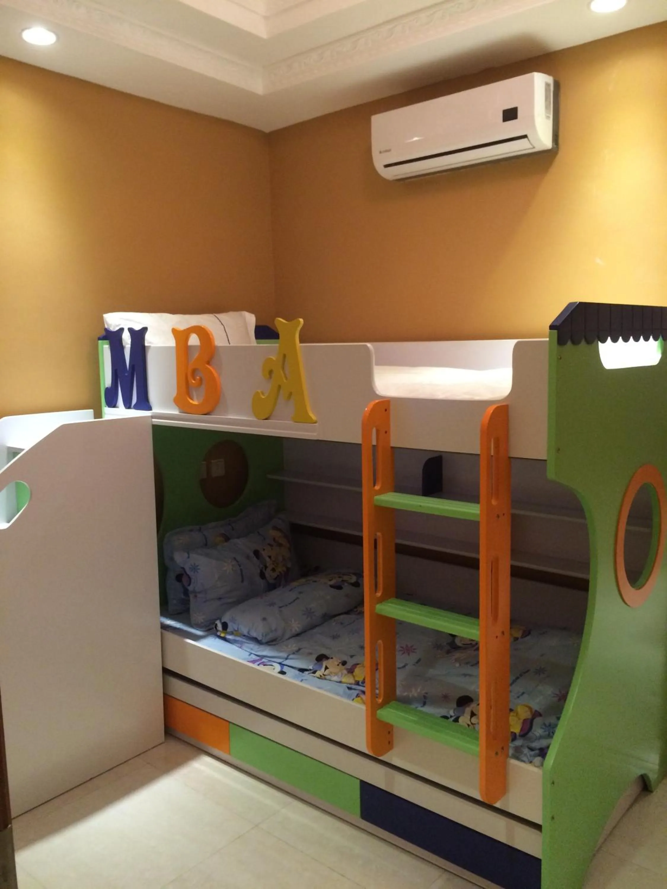 Bedroom, Bed in Sun Beach Hôtel