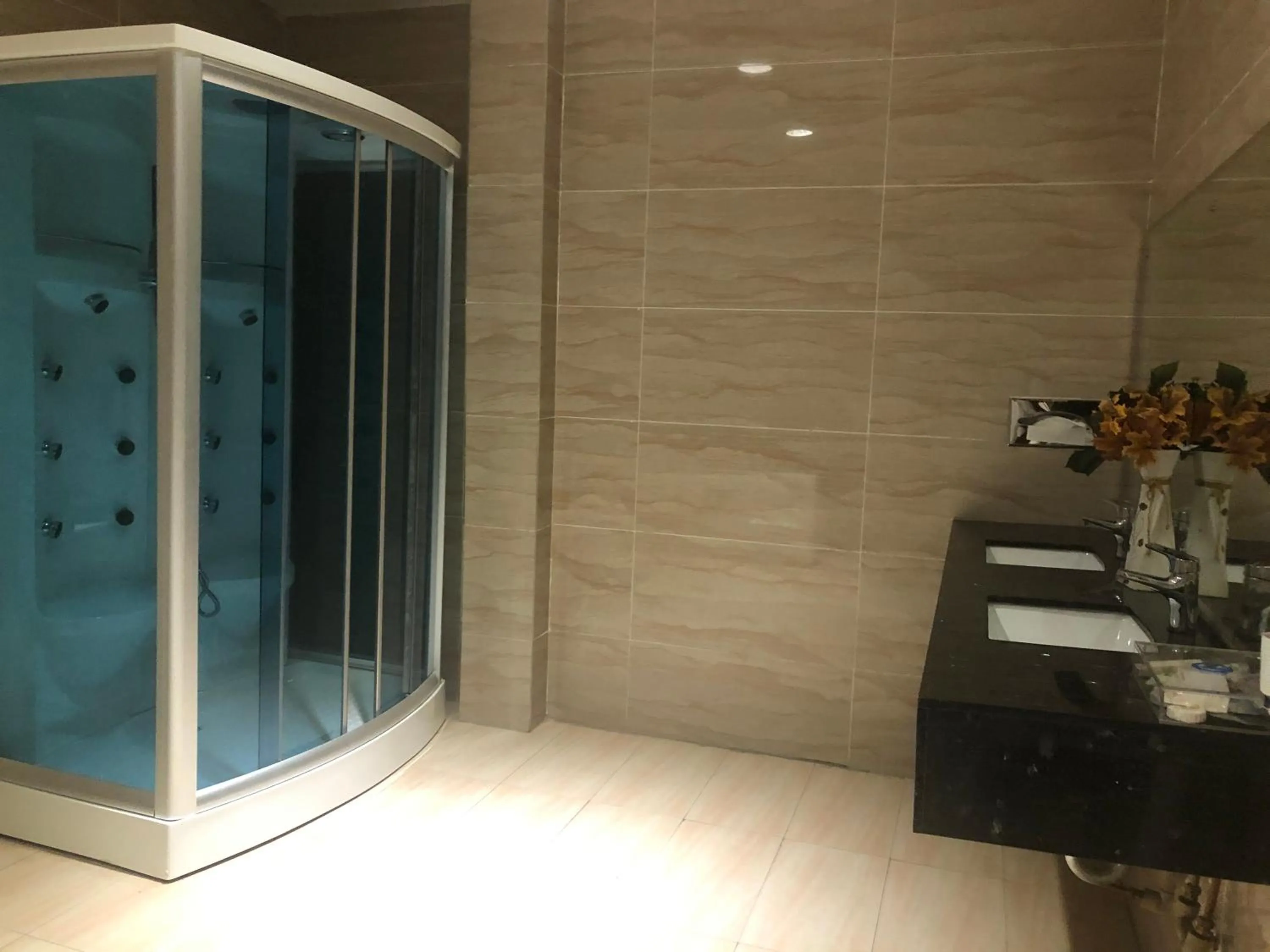 Bathroom in Sun Beach Hôtel