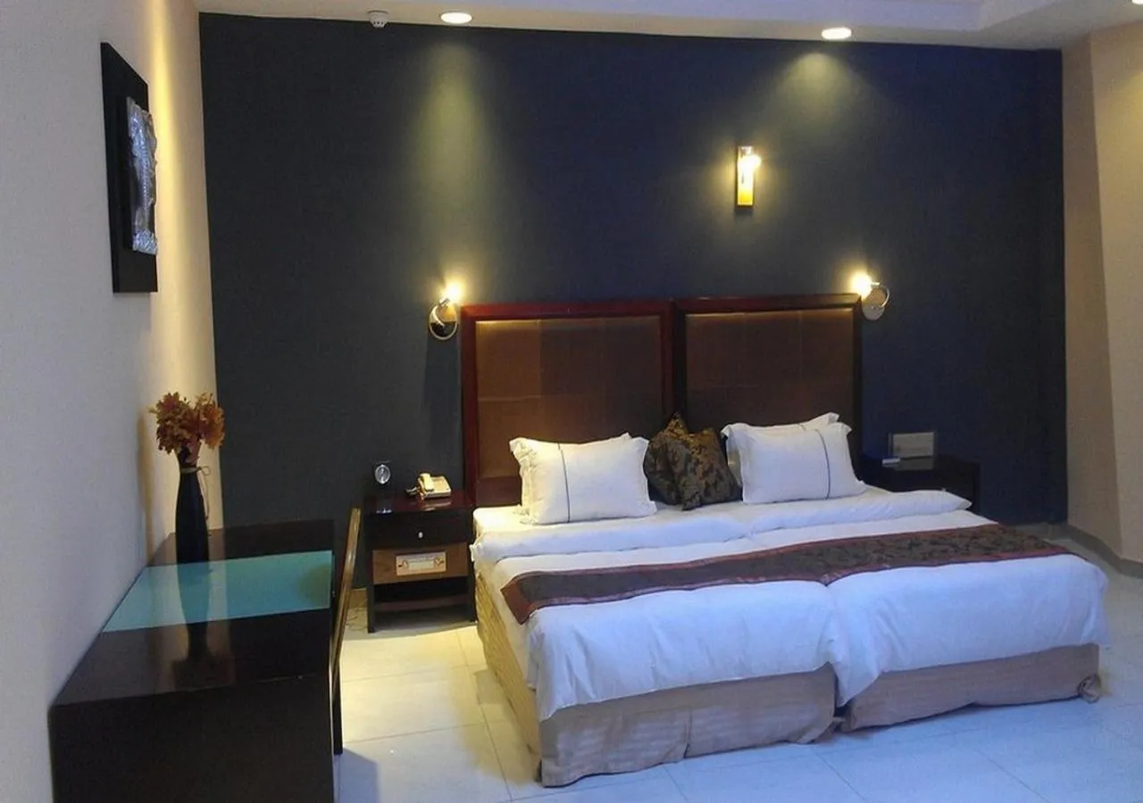 Bed in Sun Beach Hôtel