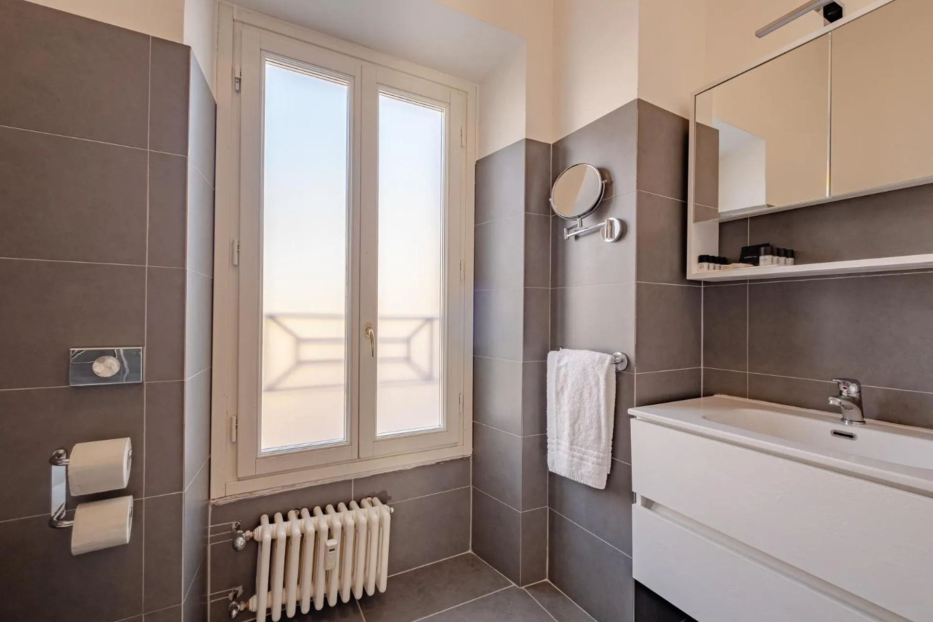 Bathroom in Oriana Homèl Roma