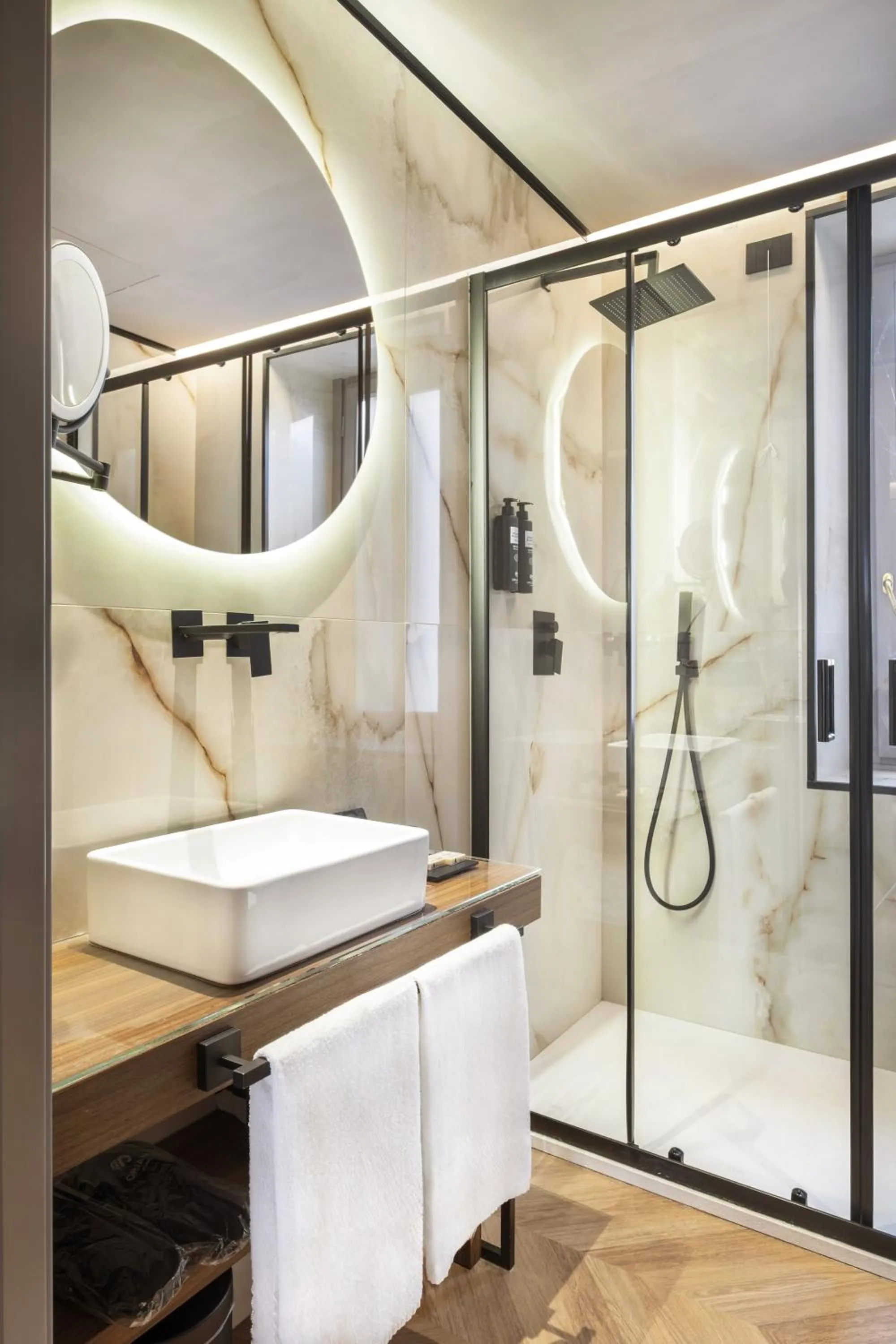 Bathroom in Oriana Homèl Roma