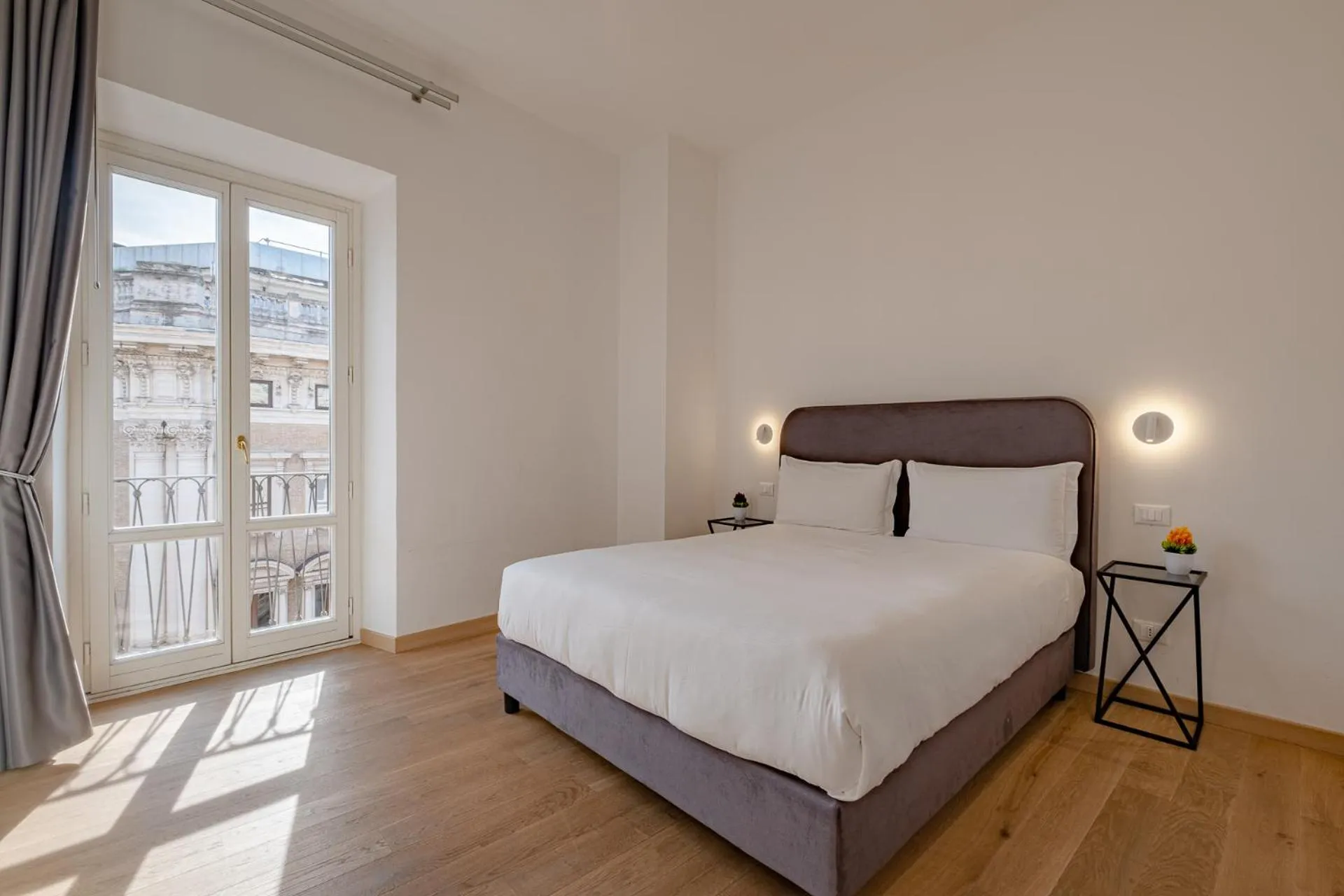 Bedroom, Bed in Oriana Homèl Roma