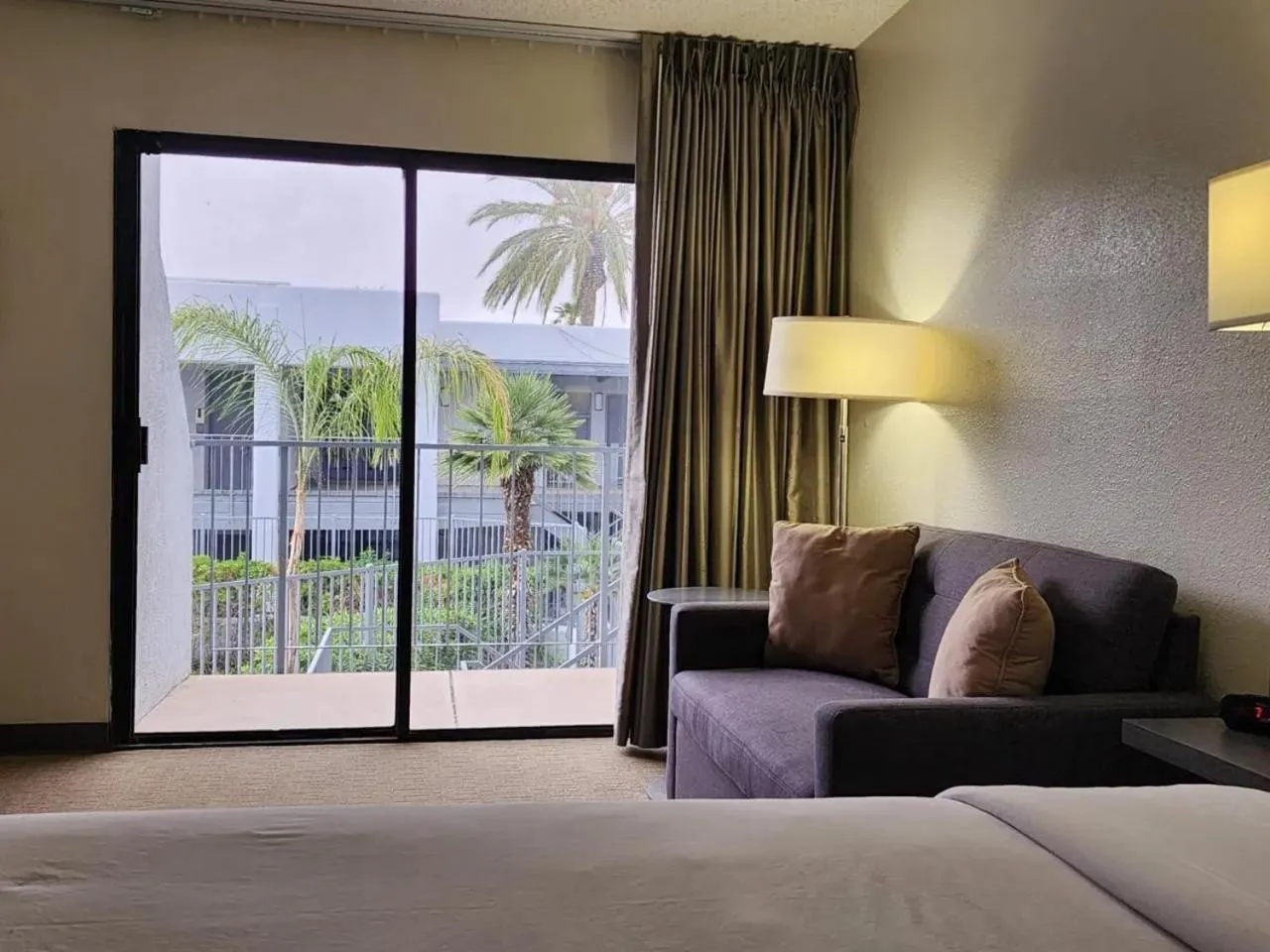 Bed in Las palmas Hotel Tucson