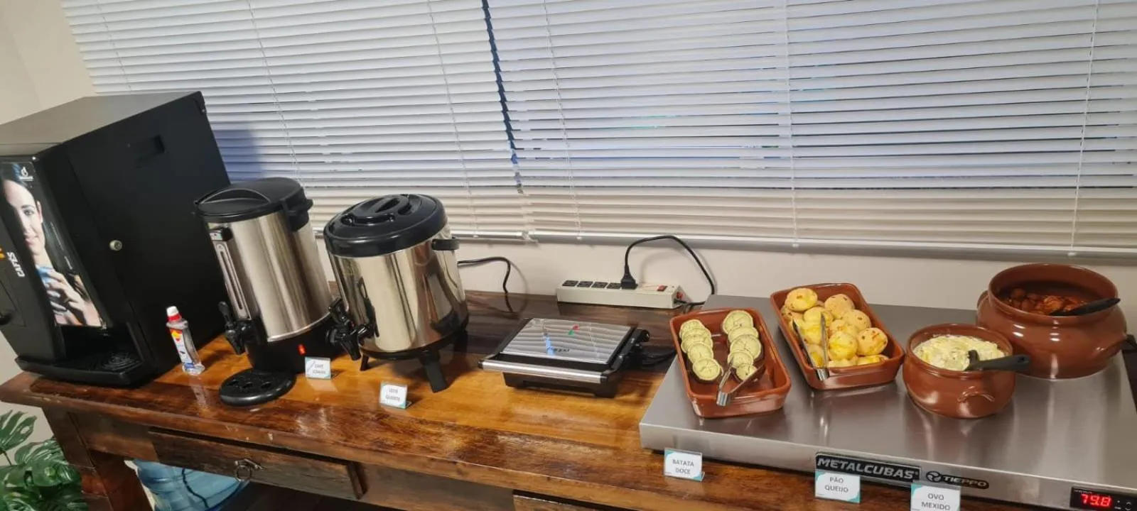 Buffet breakfast in Hotel LF by Feliciano Joaçaba