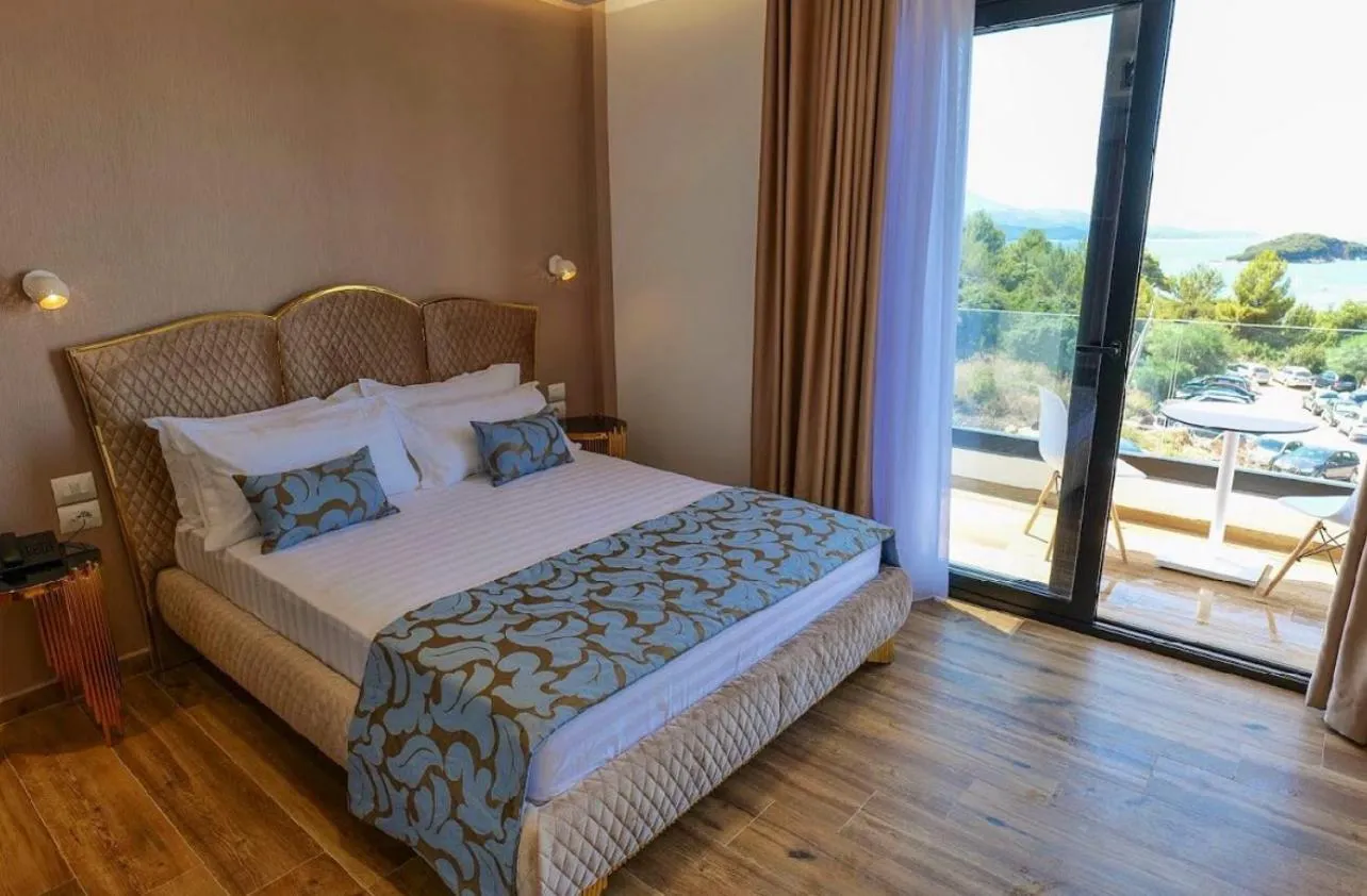 Bed in Bora Bora Hotel Ksamil