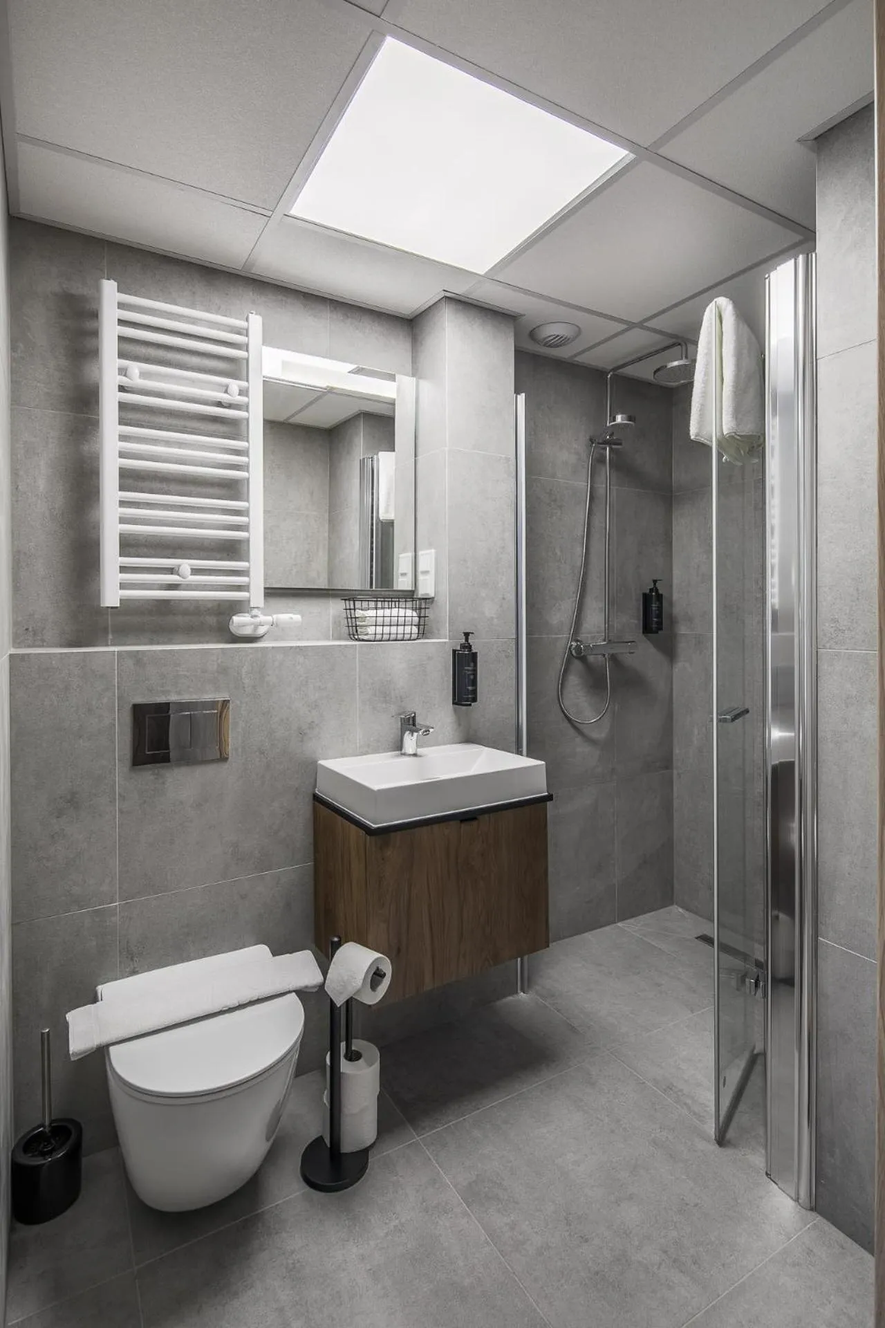 Shower in Iron Street by A11 Sauna