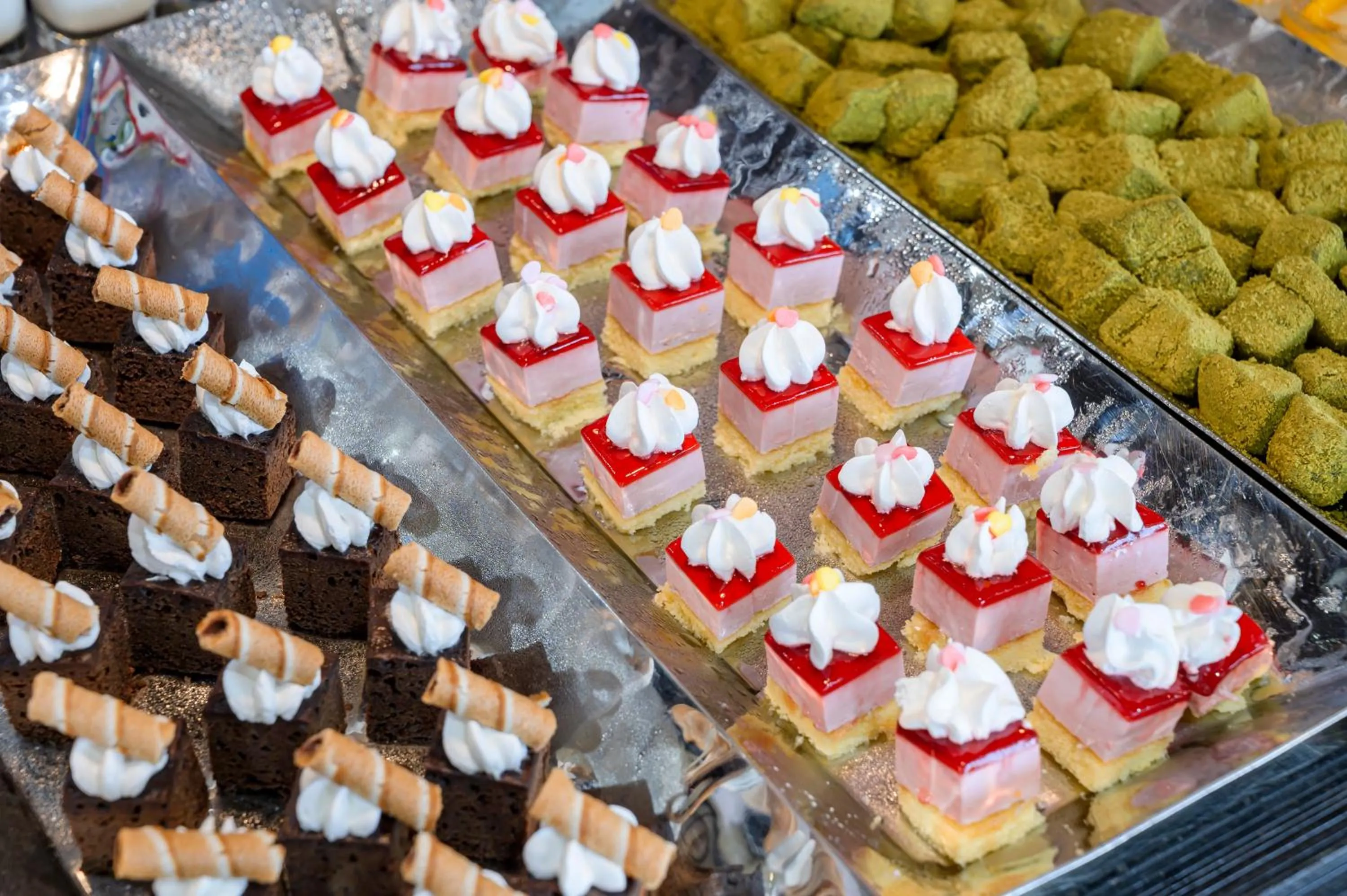 Food and drinks in HOTEL THE7 Kumamoto