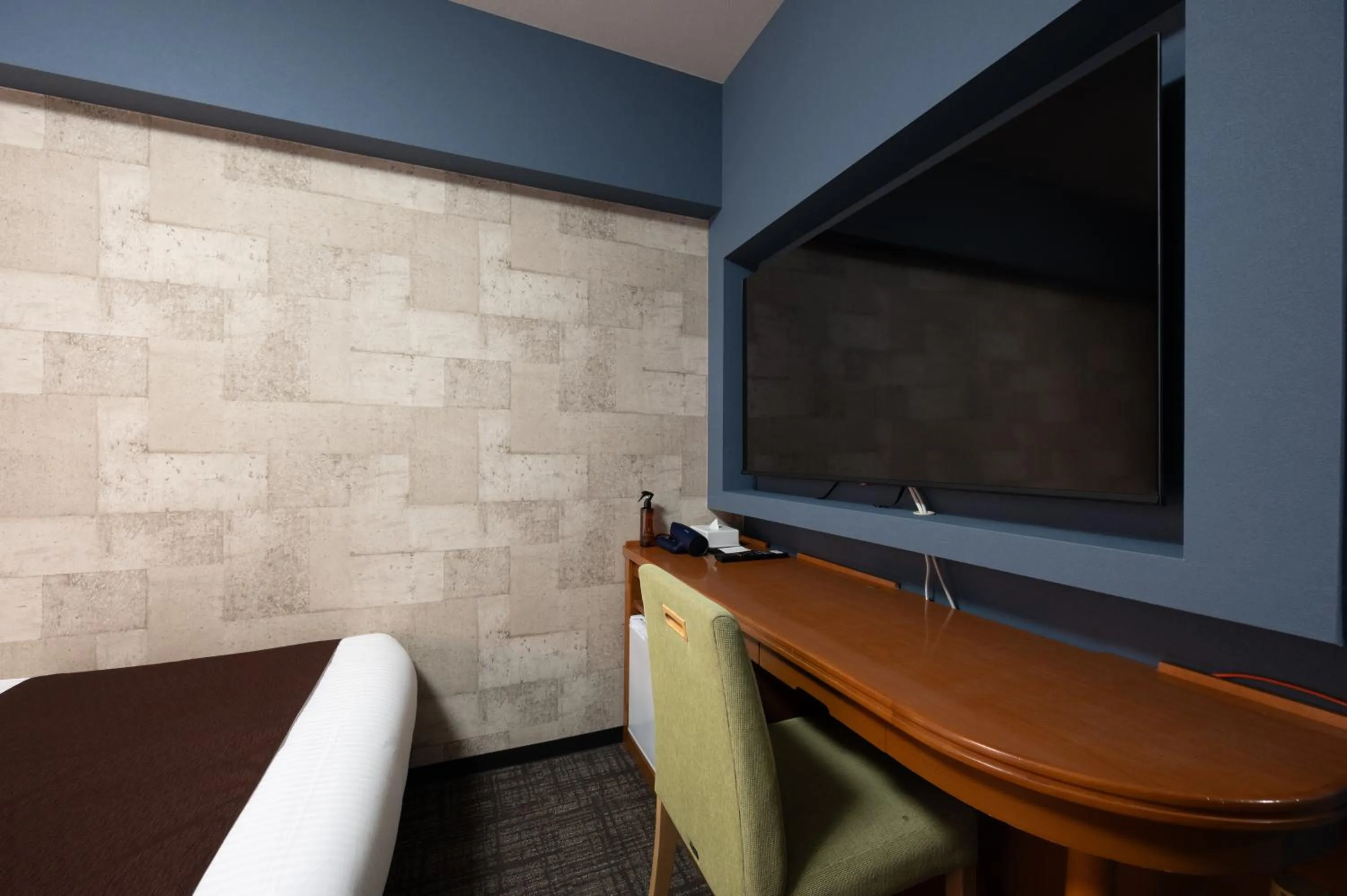 TV and multimedia in HOTEL THE7 Kumamoto