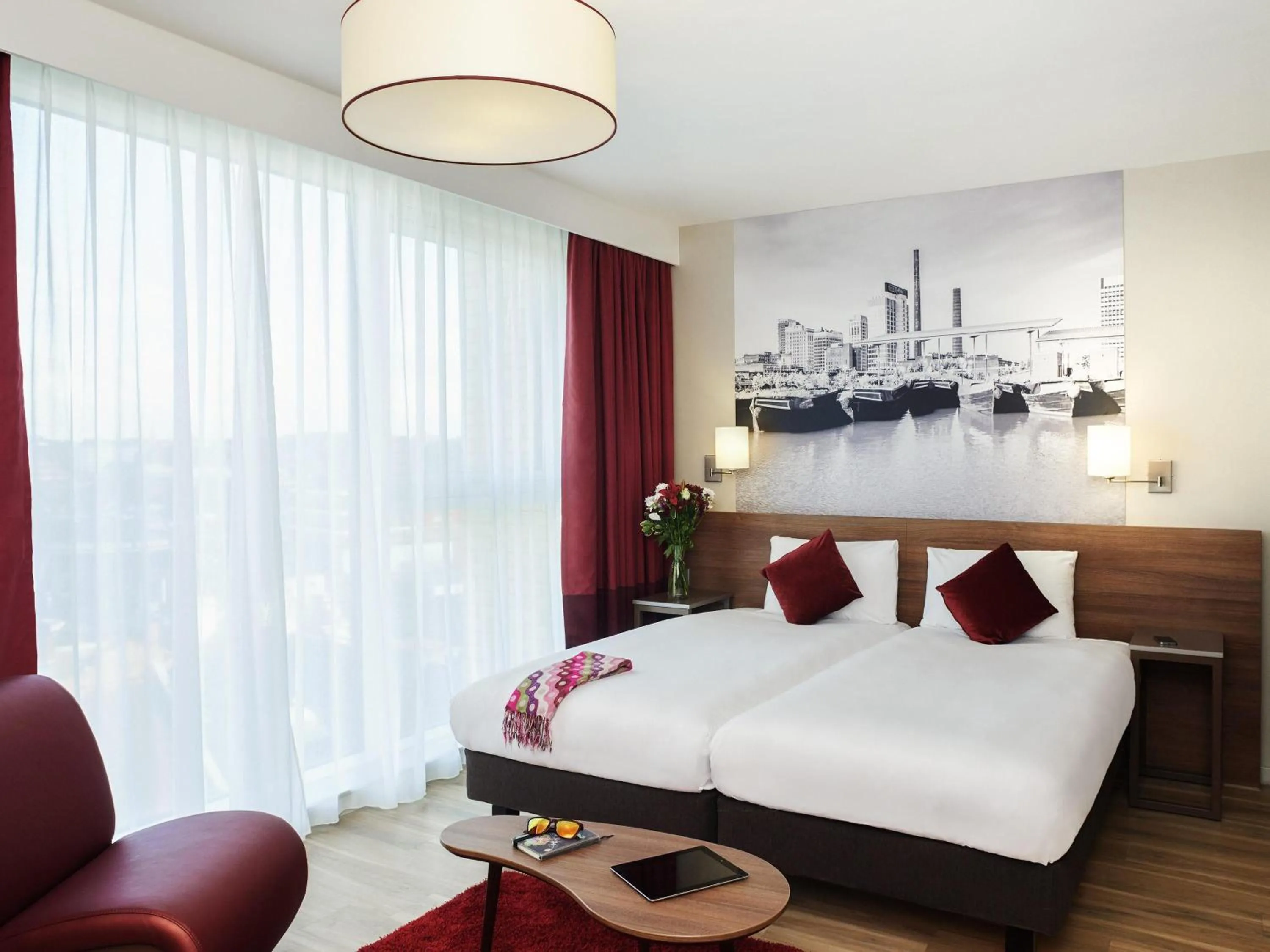 Bedroom, Bed in Aparthotel Adagio Birmingham City Centre