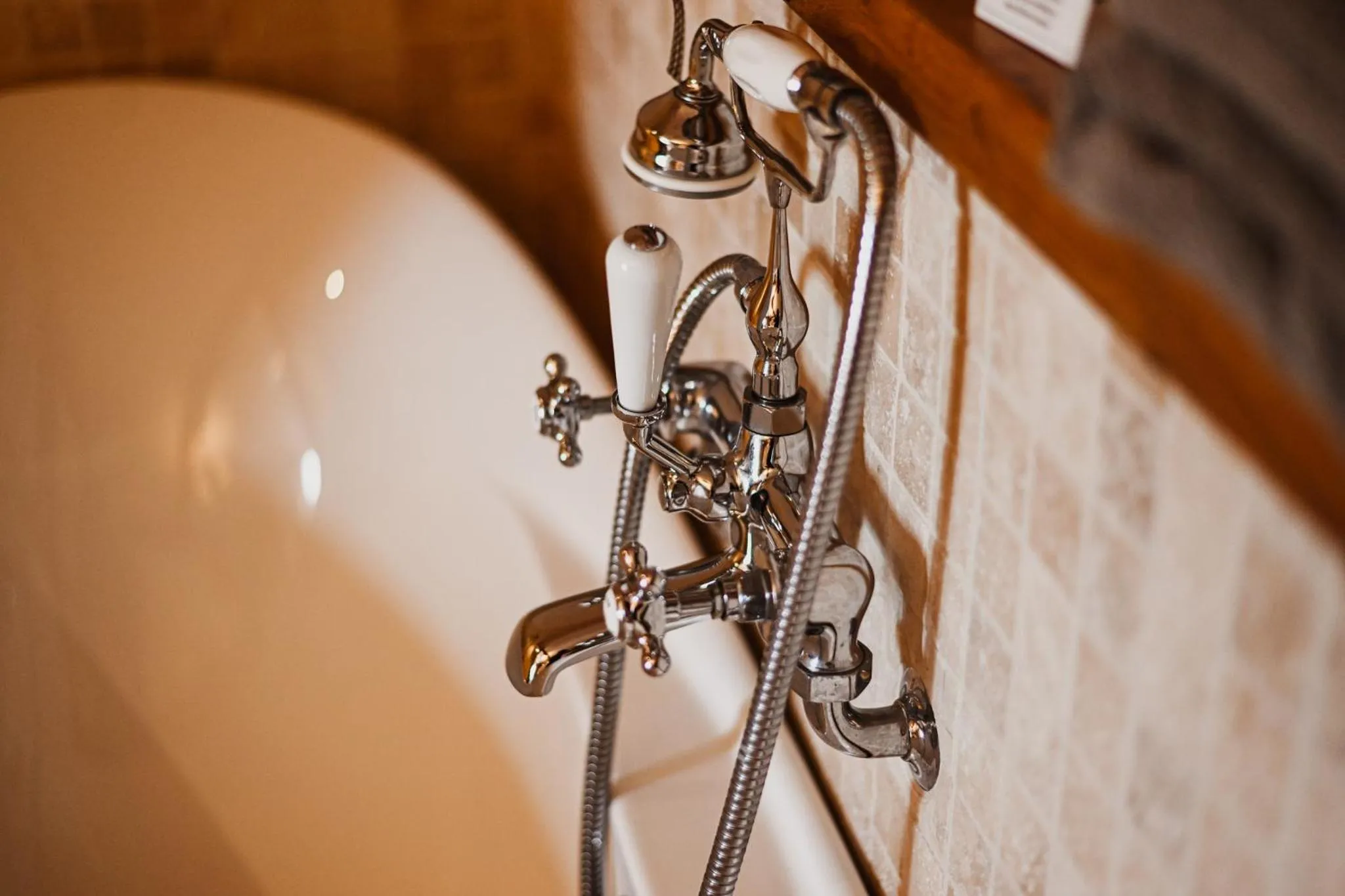 Bath in Demeure de la Carmine, sejour bien-etre d'exception, piscine, hammam, champagne