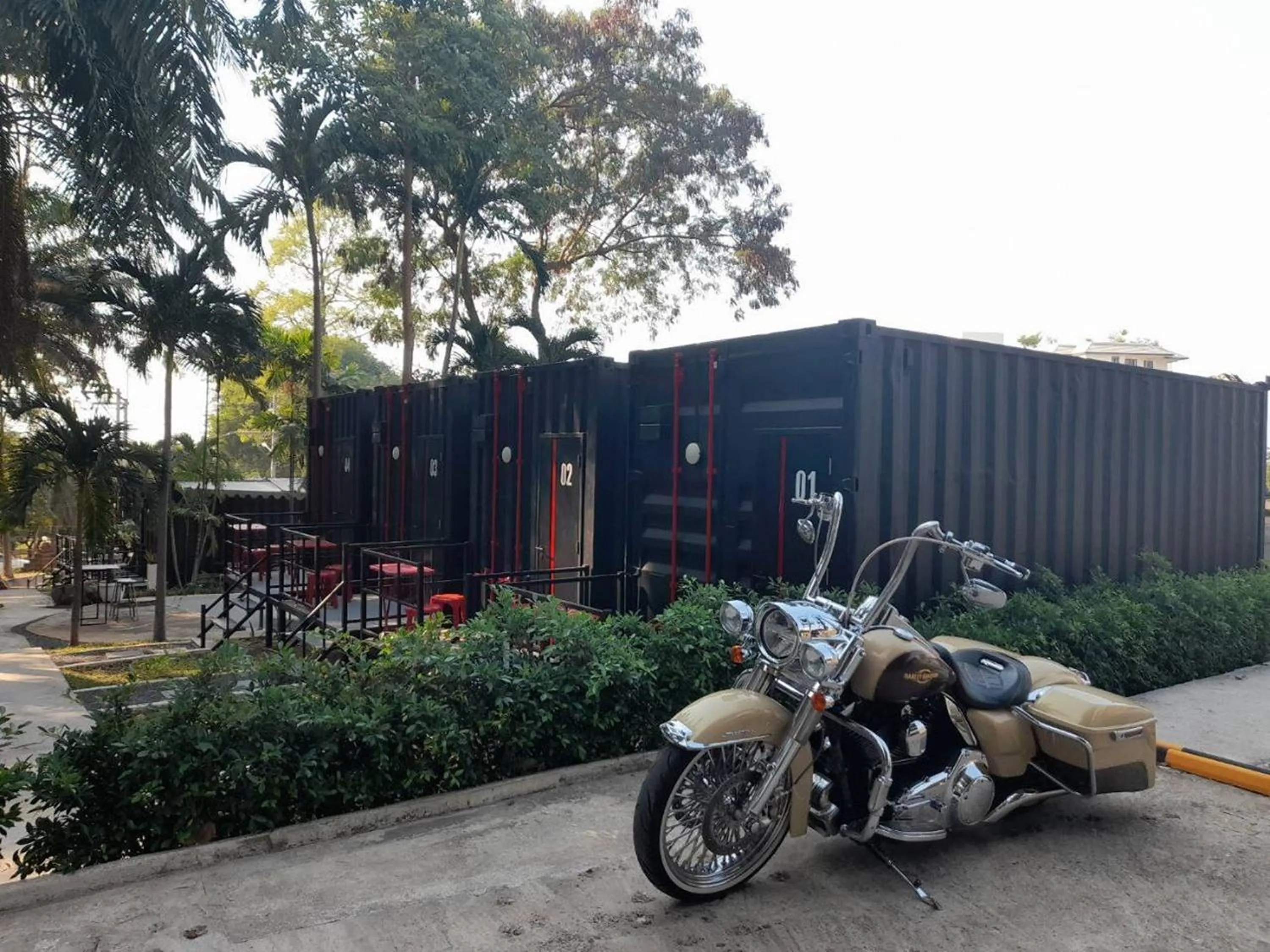 Property building in Nomads Homestay Sriracha