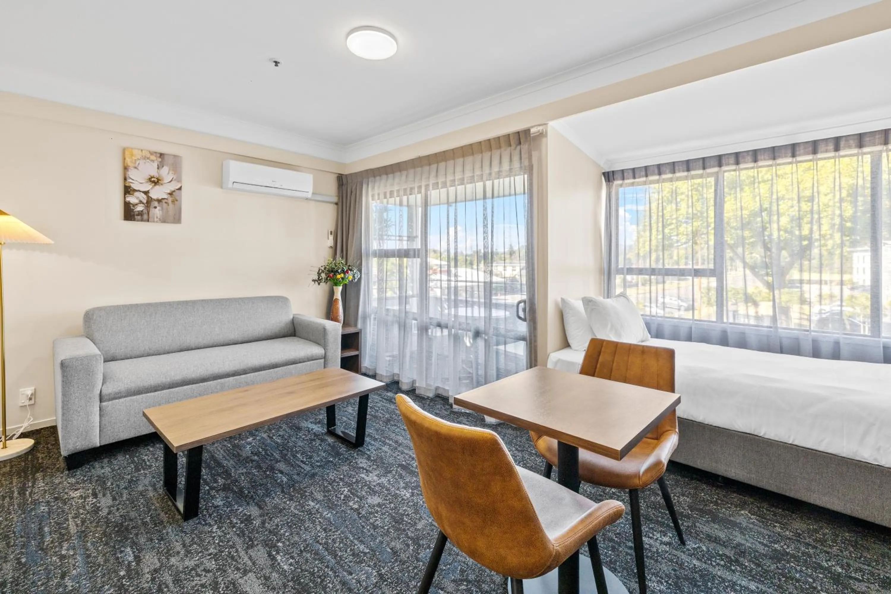 Living room in Imperial Hotel Rotorua