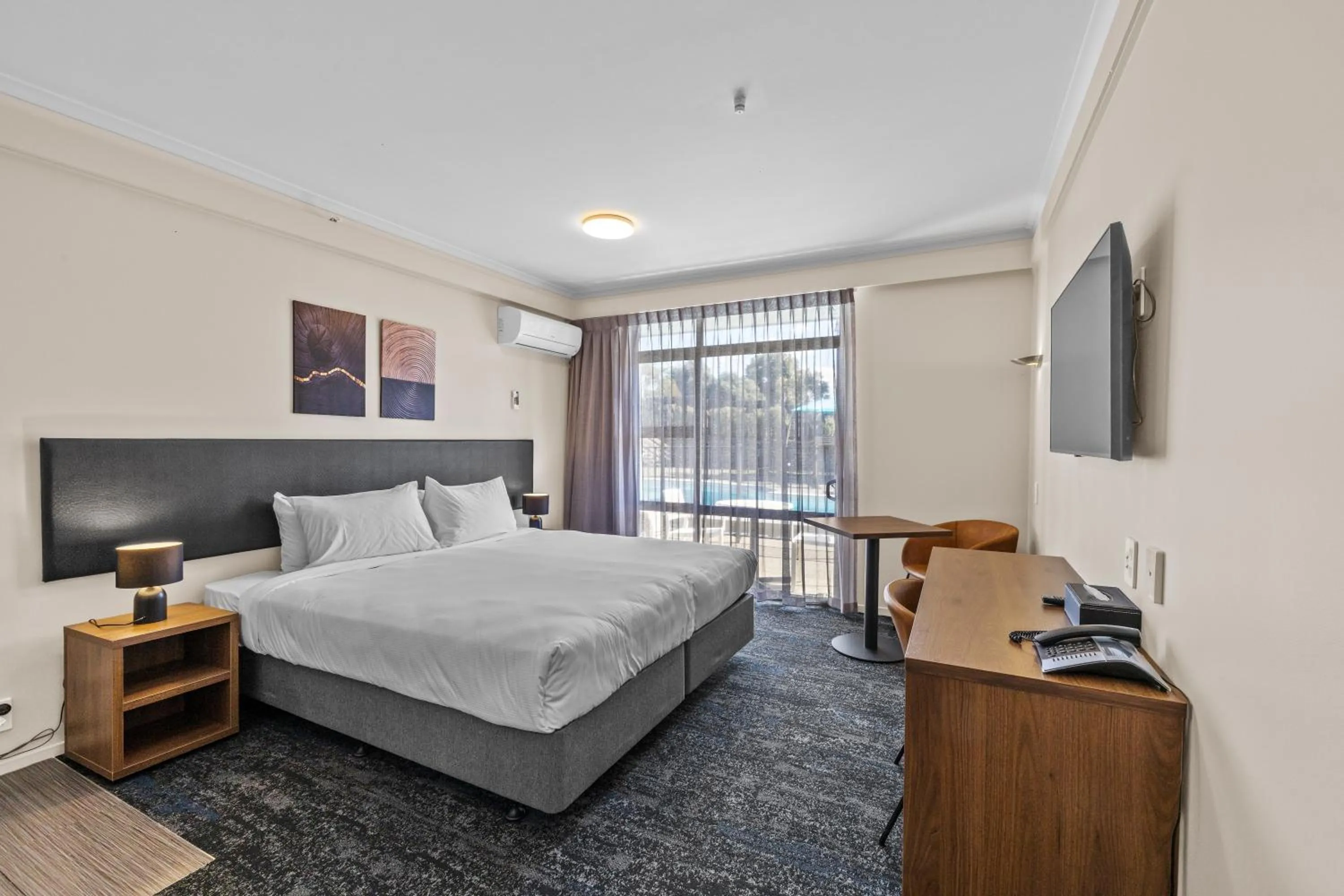 Photo of the whole room, Bed in Imperial Hotel Rotorua