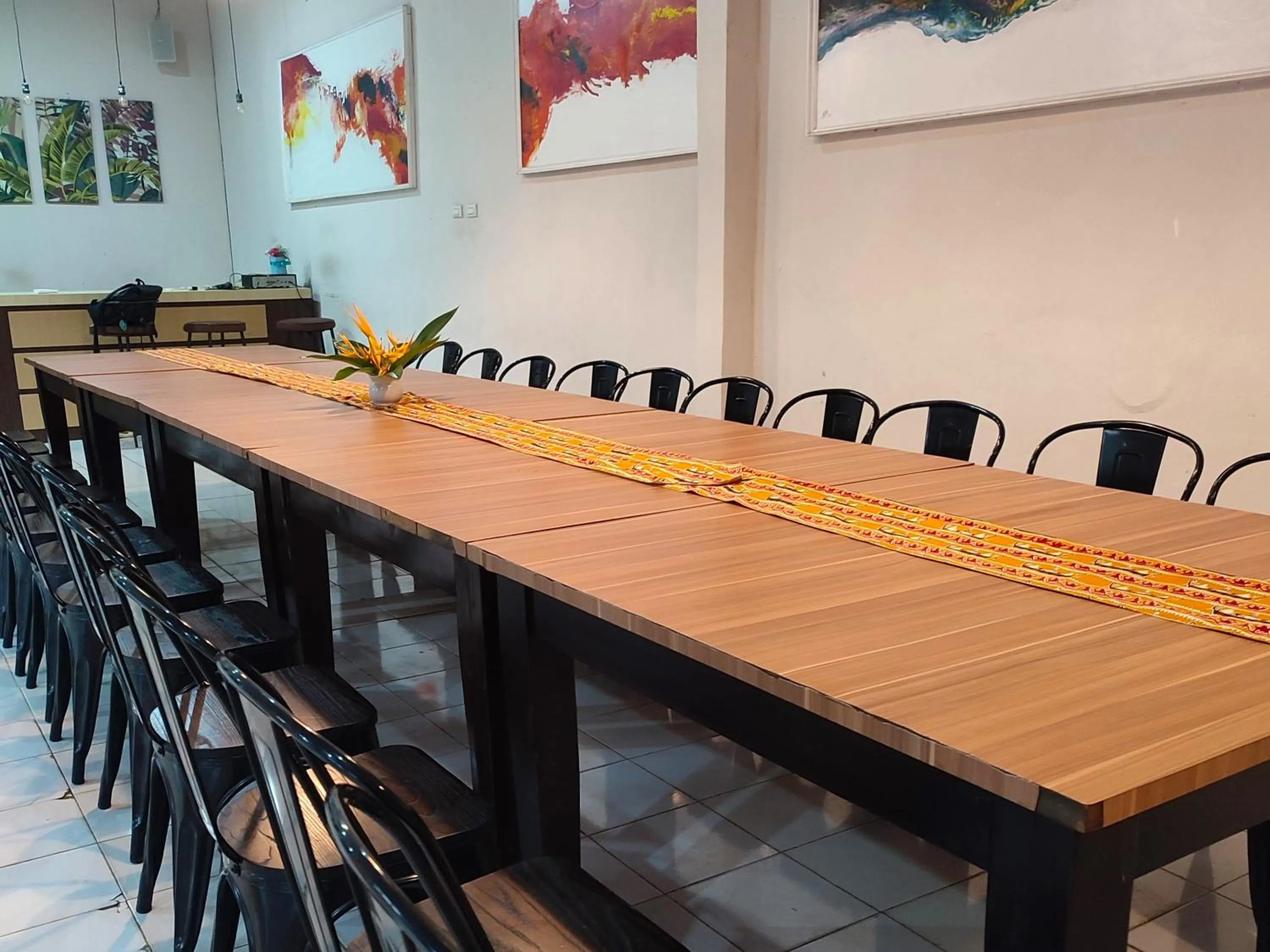 Restaurant/places to eat in Esemka Hotel and Convention Kotabumi