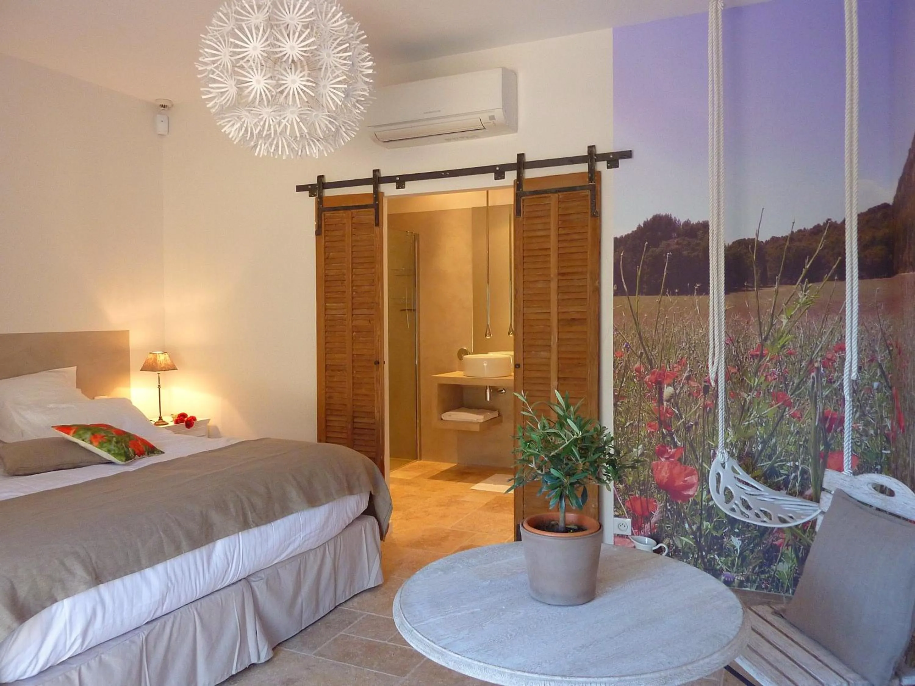 Bedroom, Bed in Les Mazets du Luberon