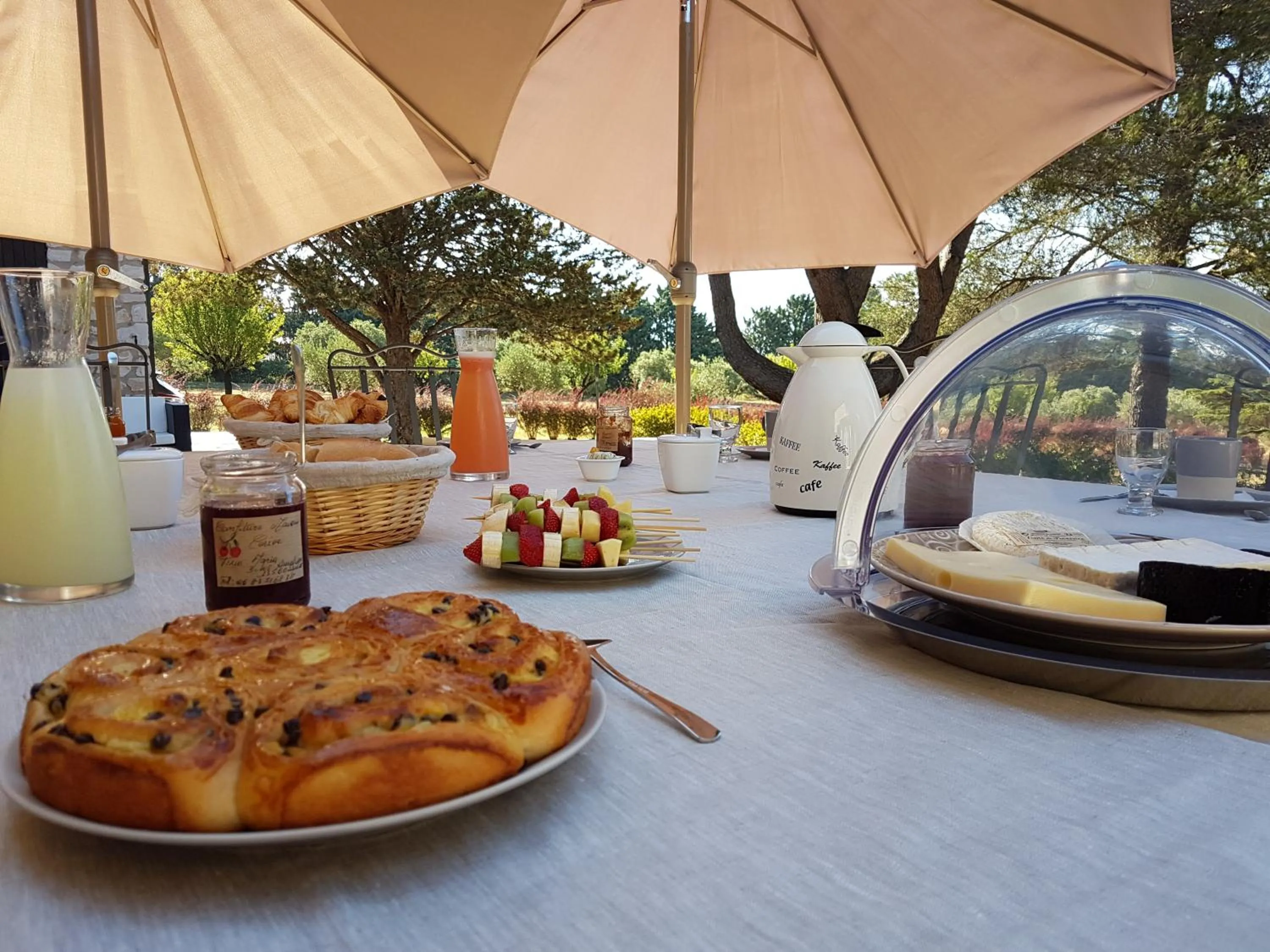 Continental breakfast in Les Mazets du Luberon