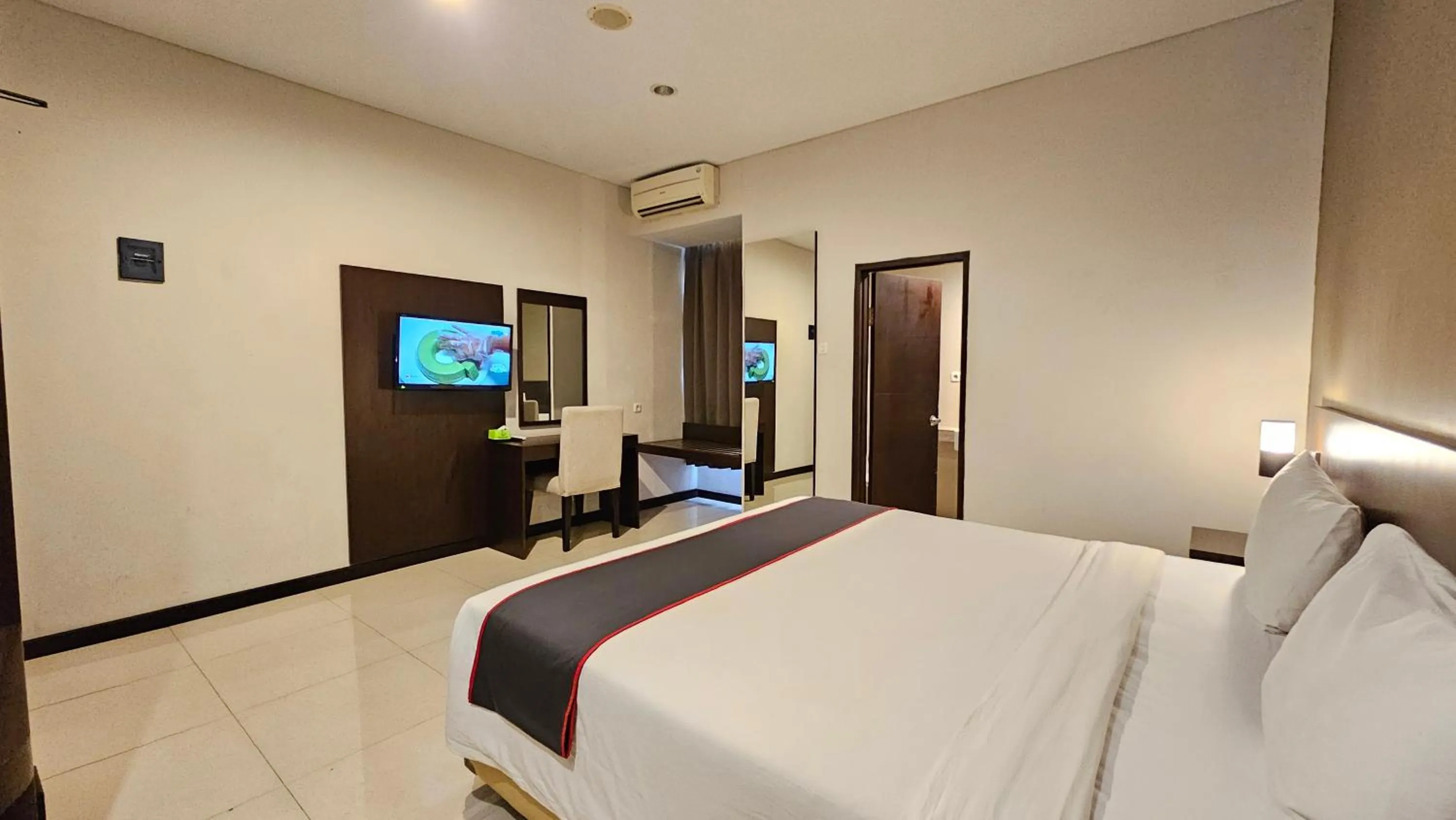 Bed in Grage Hotel Malang by TOS