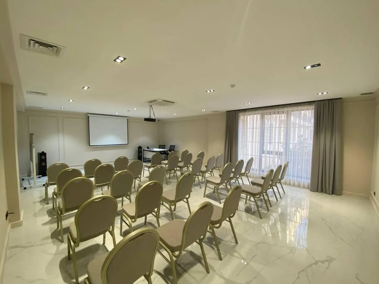 Meridian Plaza by Reikartz