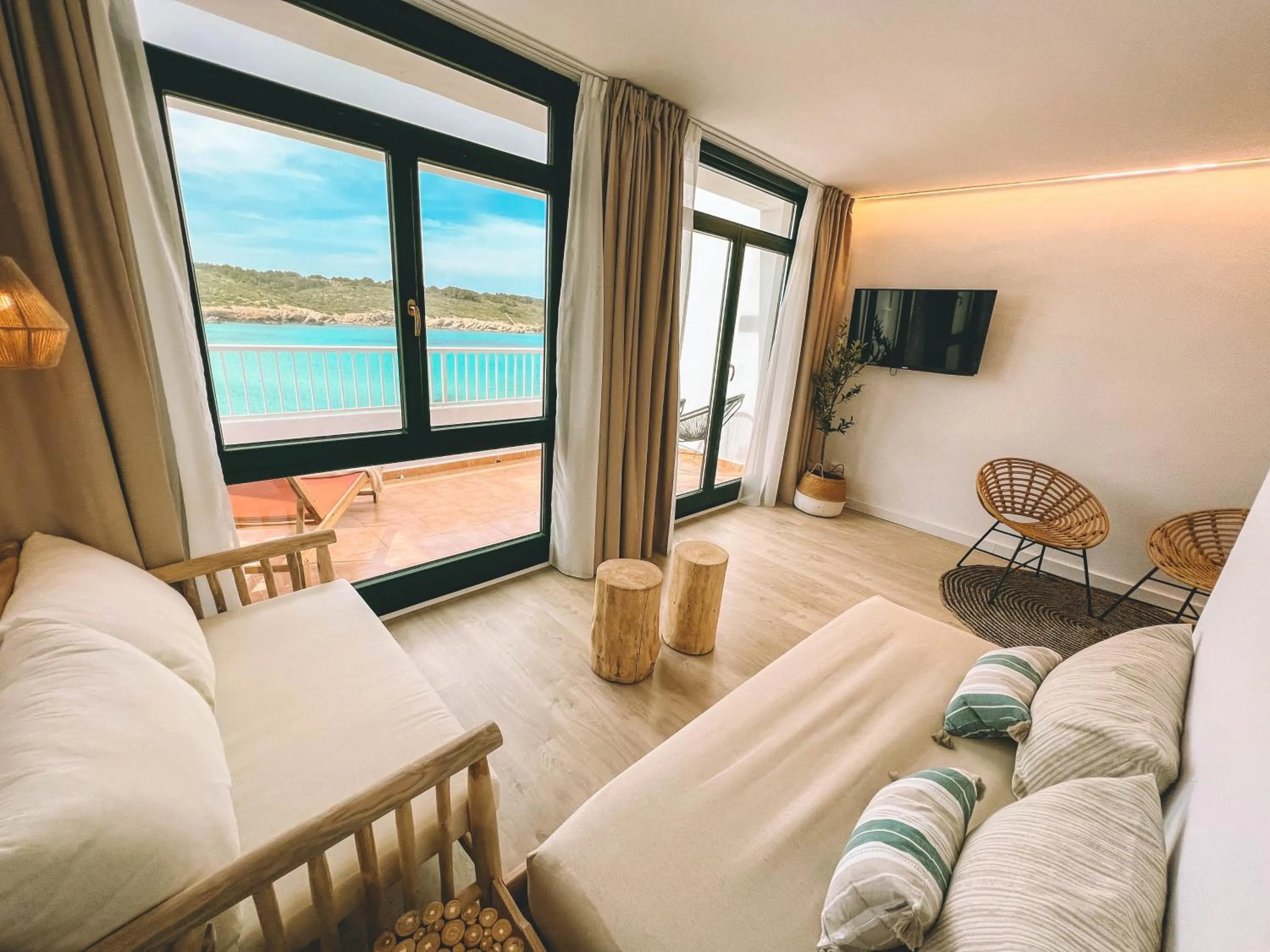 Suite with Sea View in Beach Club Menorca