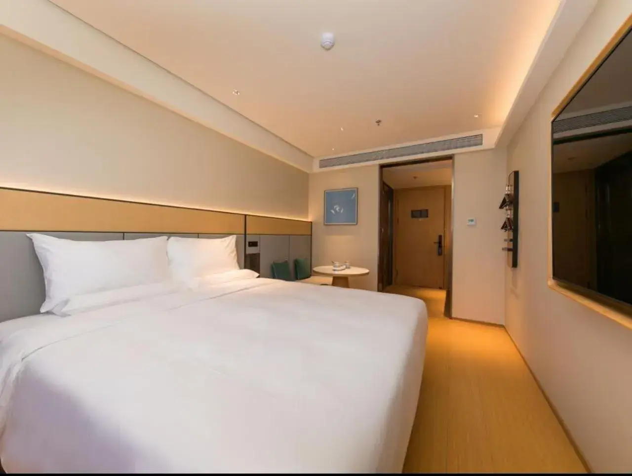Superior King Room in JI Hotel Shanghai Huangxing Road Subway Station Superior King Room in JI Hotel Shanghai Huangxing Road Subway Station