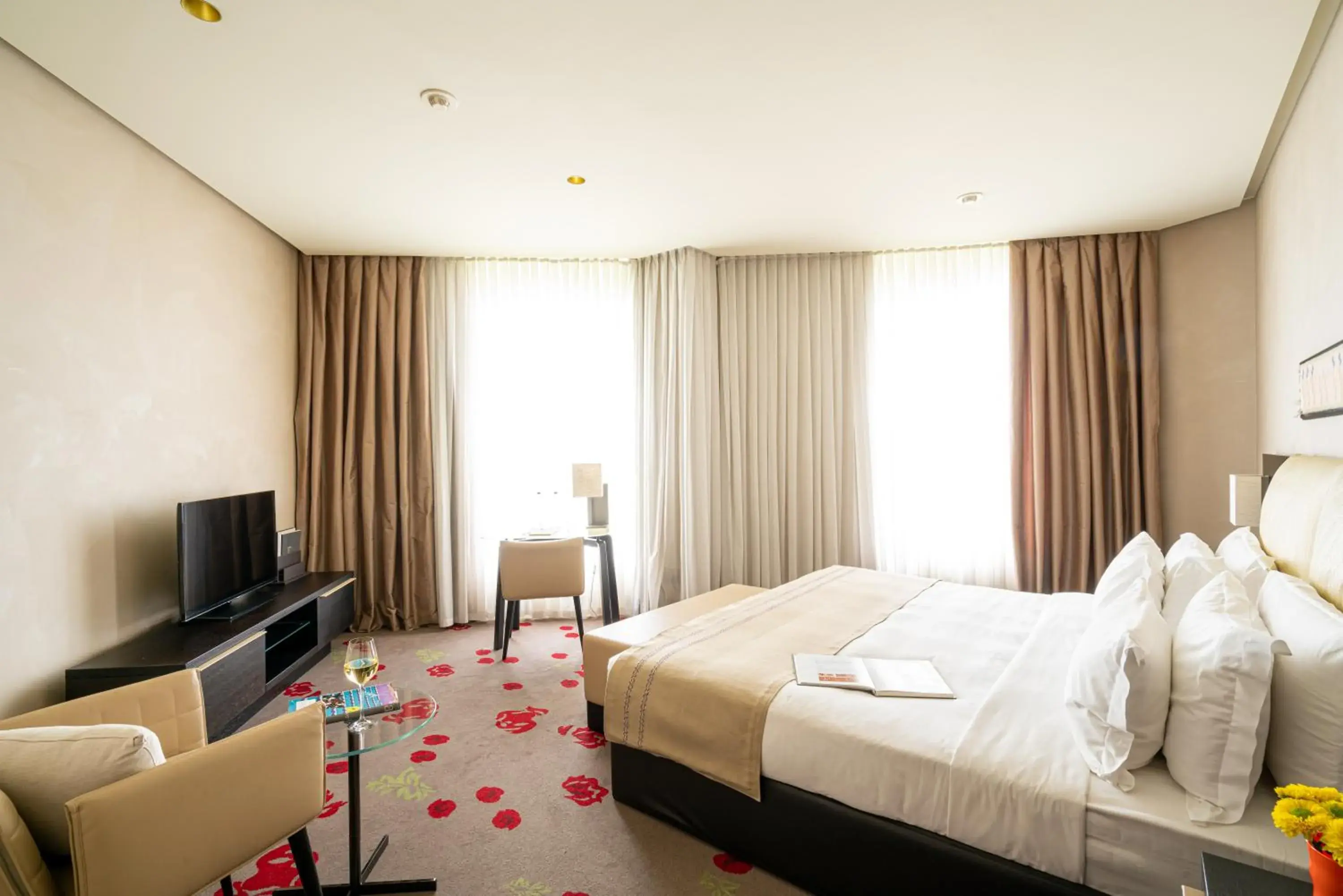 Deluxe King Room with Sofa in BERDS Hotel Chisinau - MGallery Collection Deluxe King Room with Sofa in BERDS Hotel Chisinau - MGallery Collection