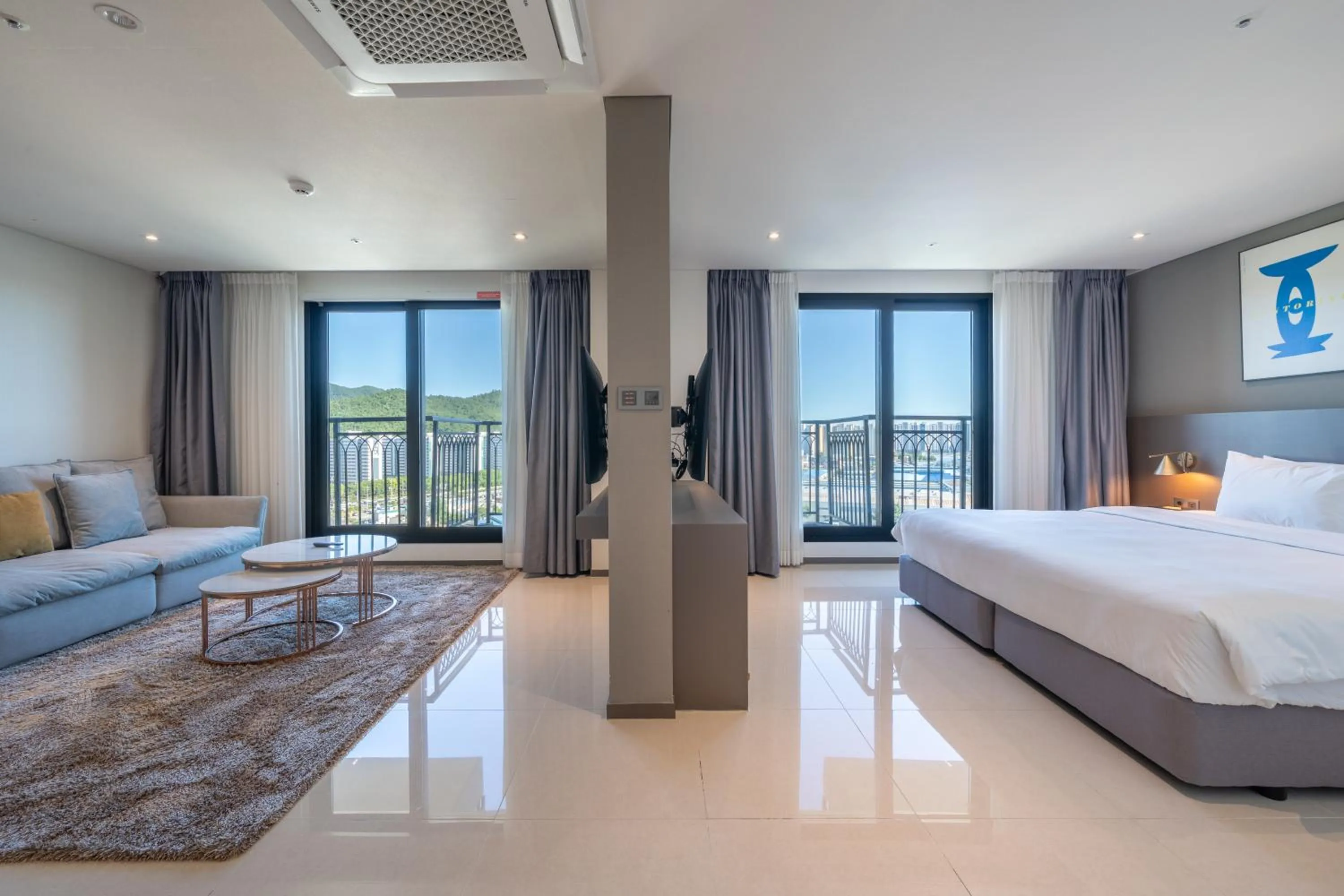 Photo of the whole room, Bed in Chestertons Gyeongju