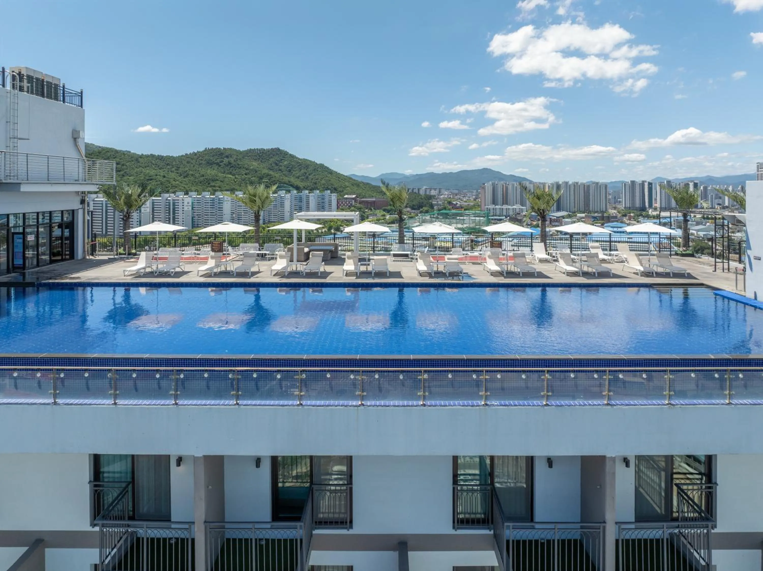 Swimming pool in Chestertons Gyeongju