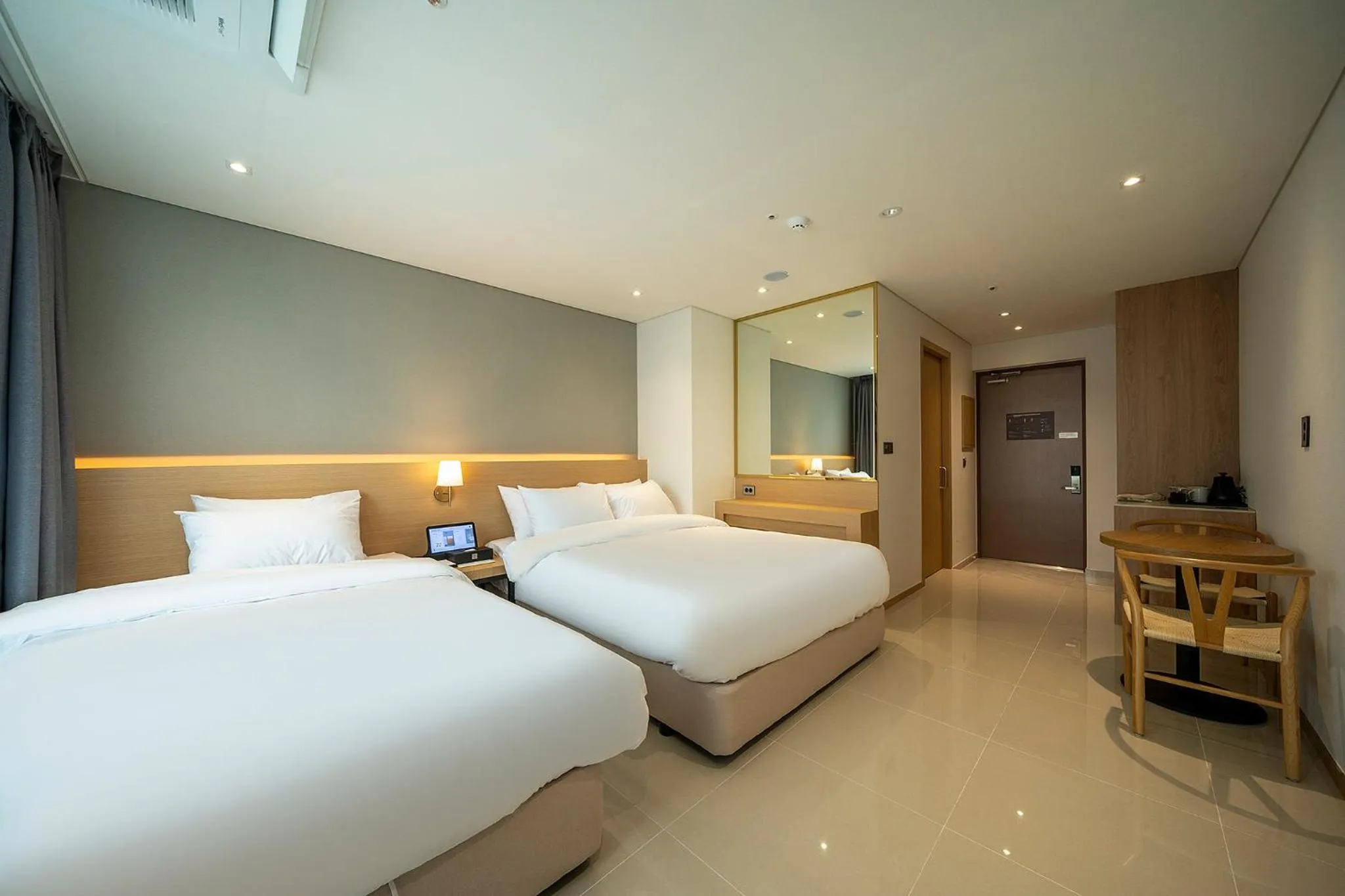 Photo of the whole room, Bed in Chestertons Gyeongju