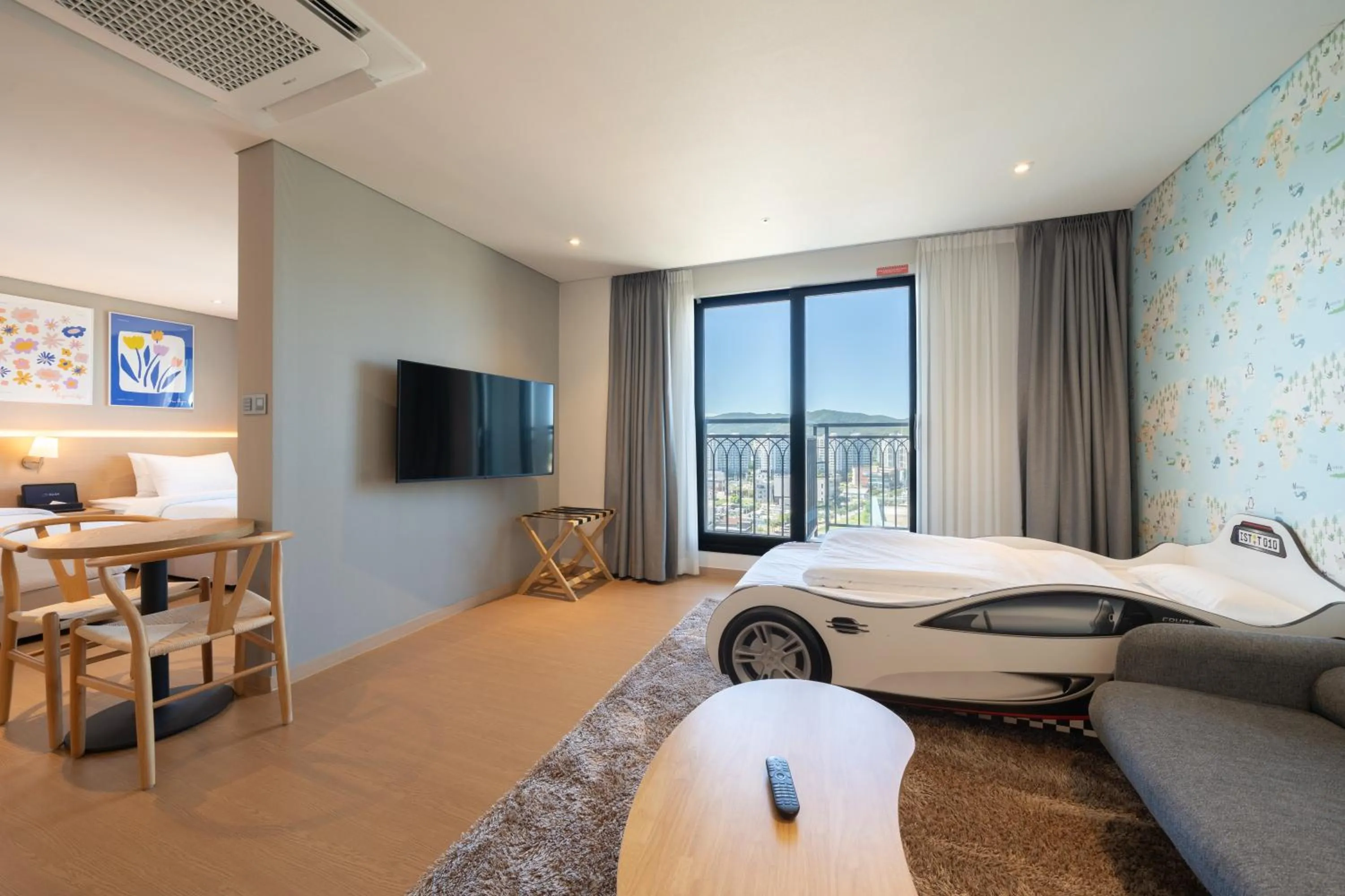 Photo of the whole room, Bed in Chestertons Gyeongju