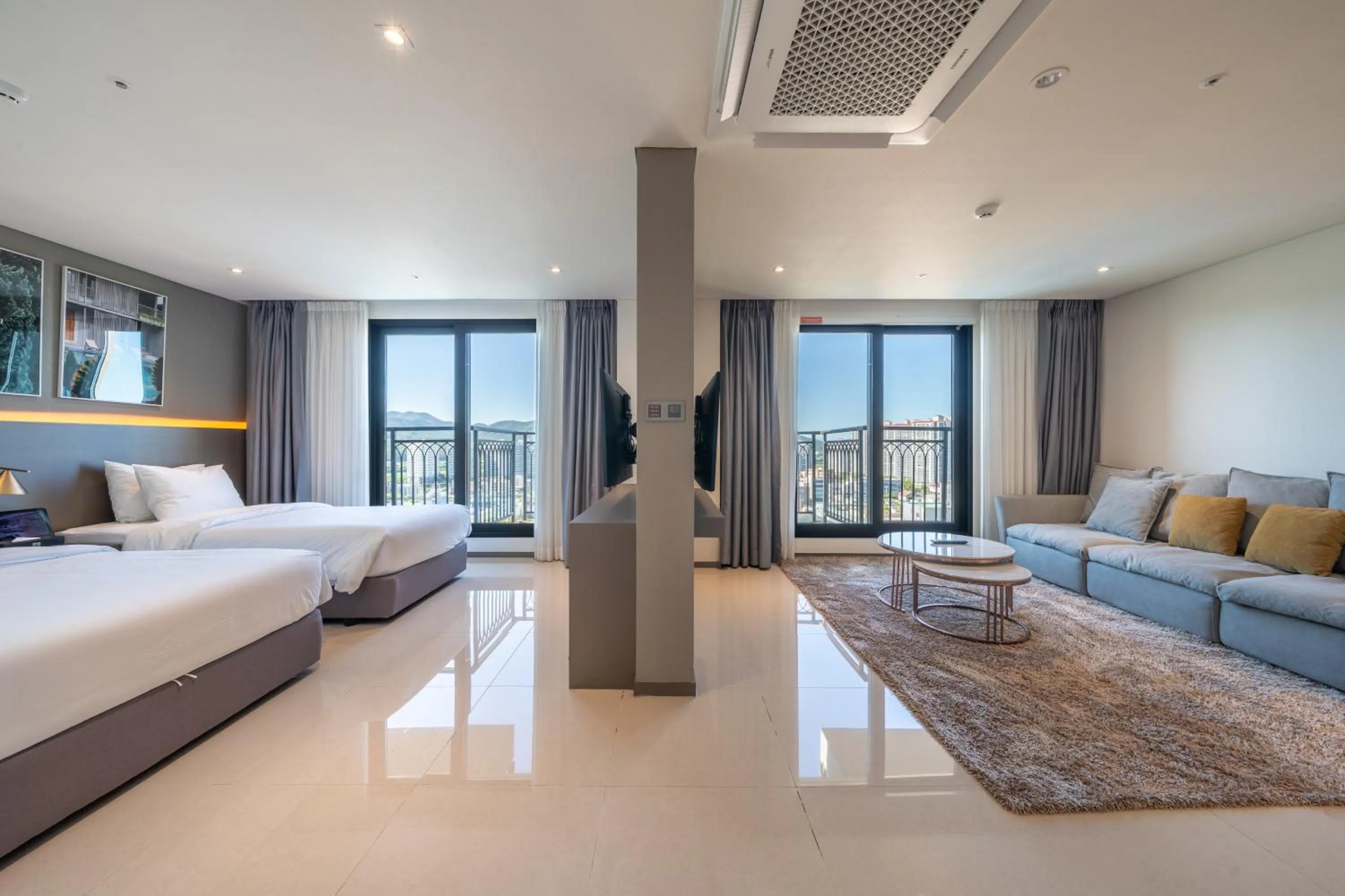 Photo of the whole room, Bed in Chestertons Gyeongju