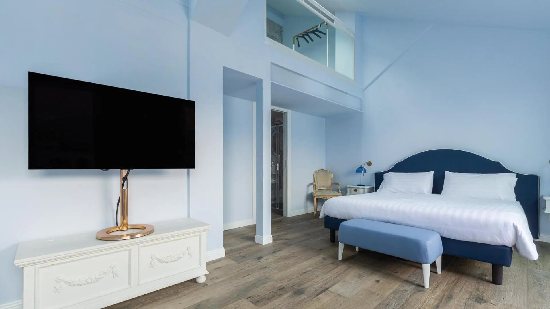 Bed in Grand Hotel Menaggio