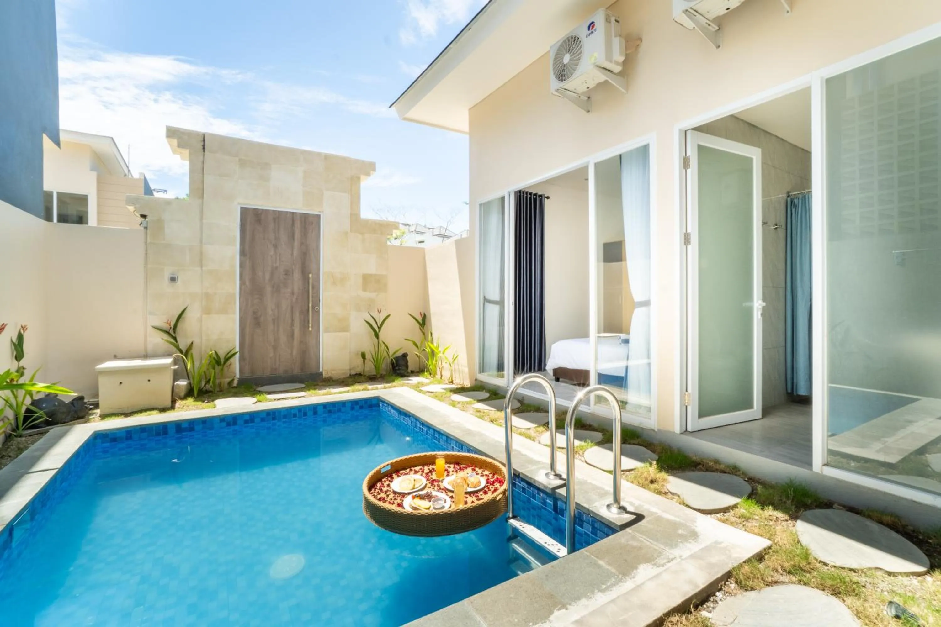 Swimming pool in Otia Villa Nusa Dua by Premier Hospitality Asia