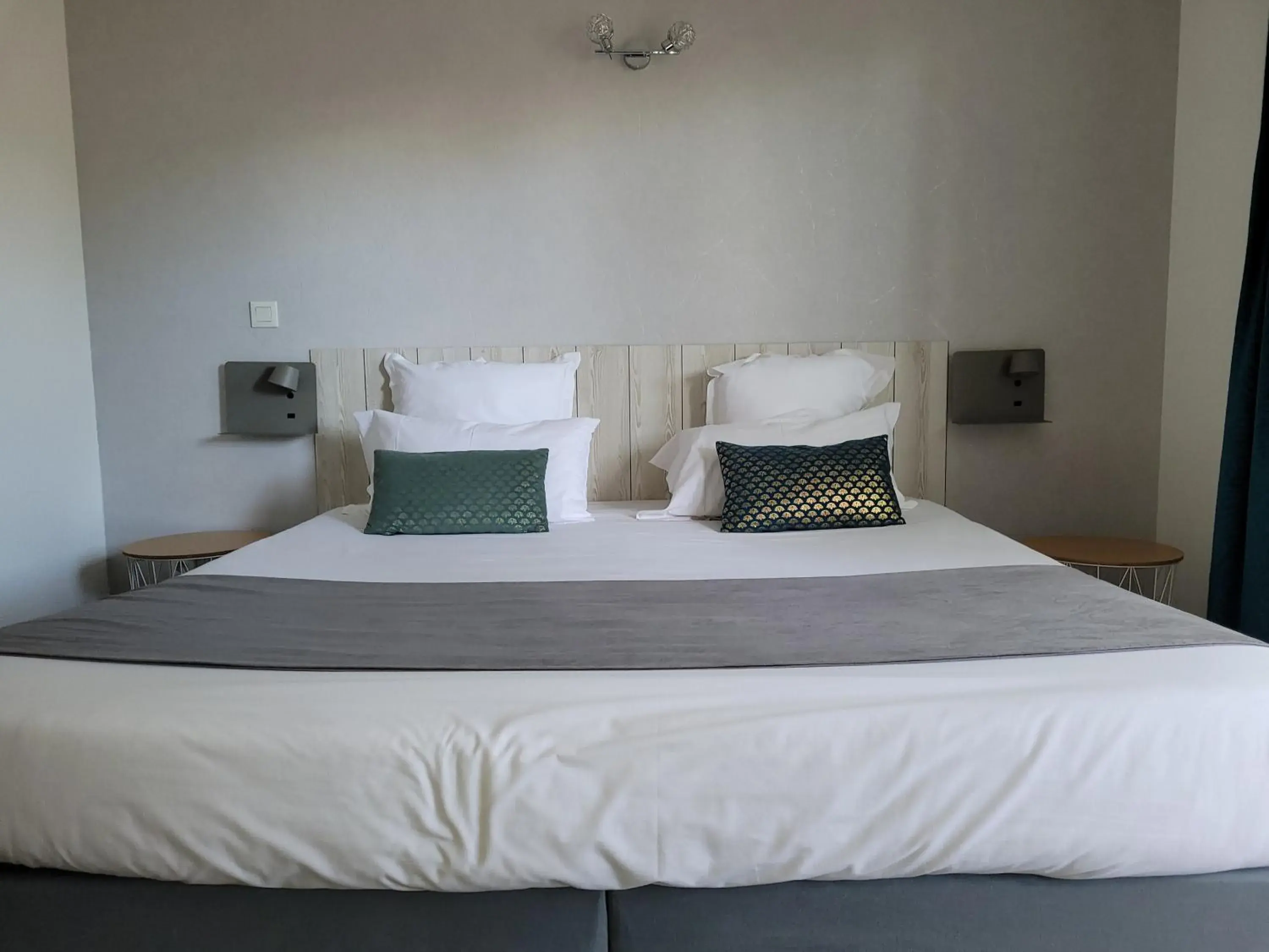 Superior Double Room in Hotel Le Vanséen Superior Double Room in Hotel Le Vanséen