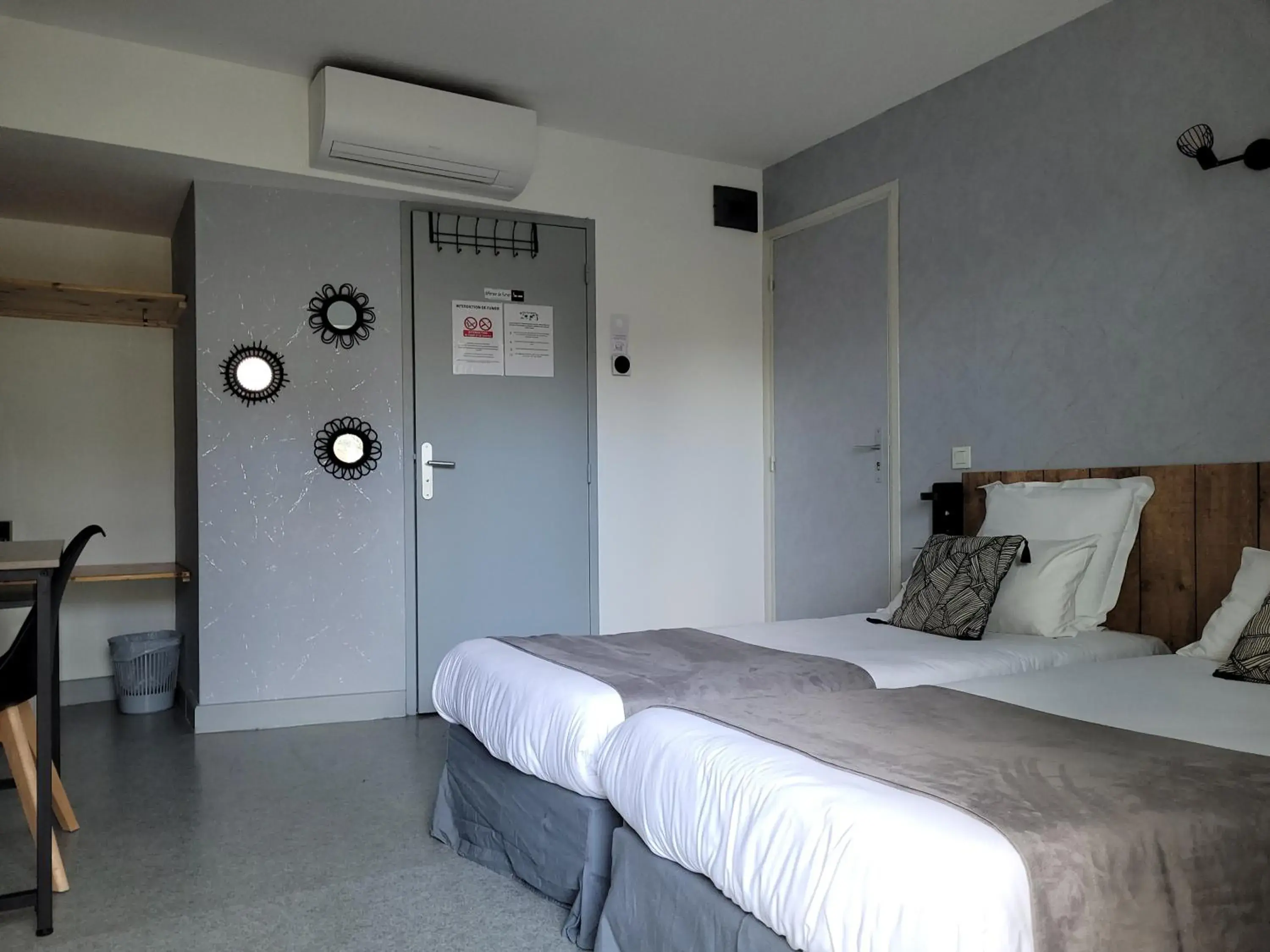 Superior Twin Room in Hotel Le Vanséen Superior Twin Room in Hotel Le Vanséen