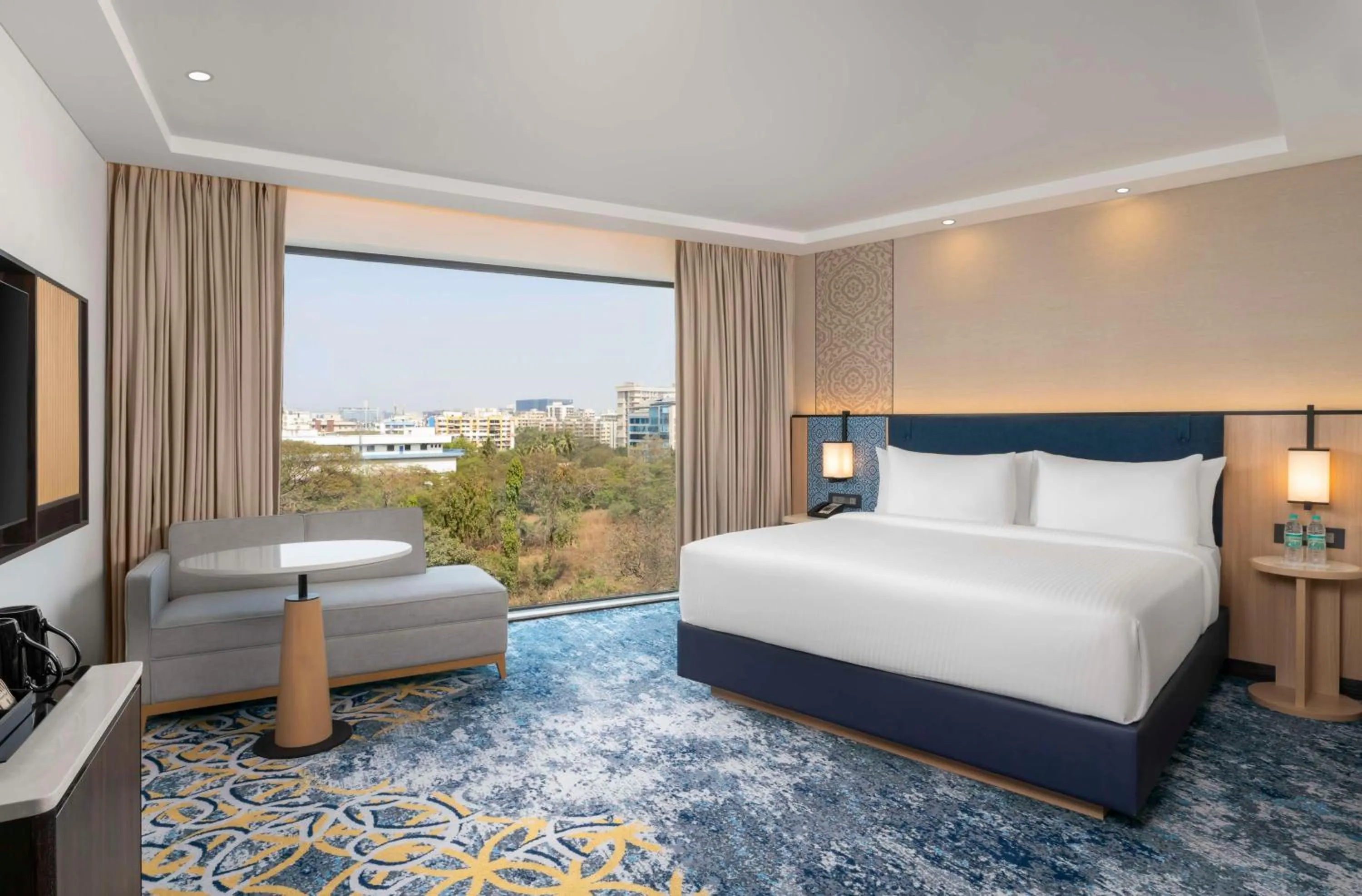 Bed in Hilton Garden Inn Mumbai International Airport